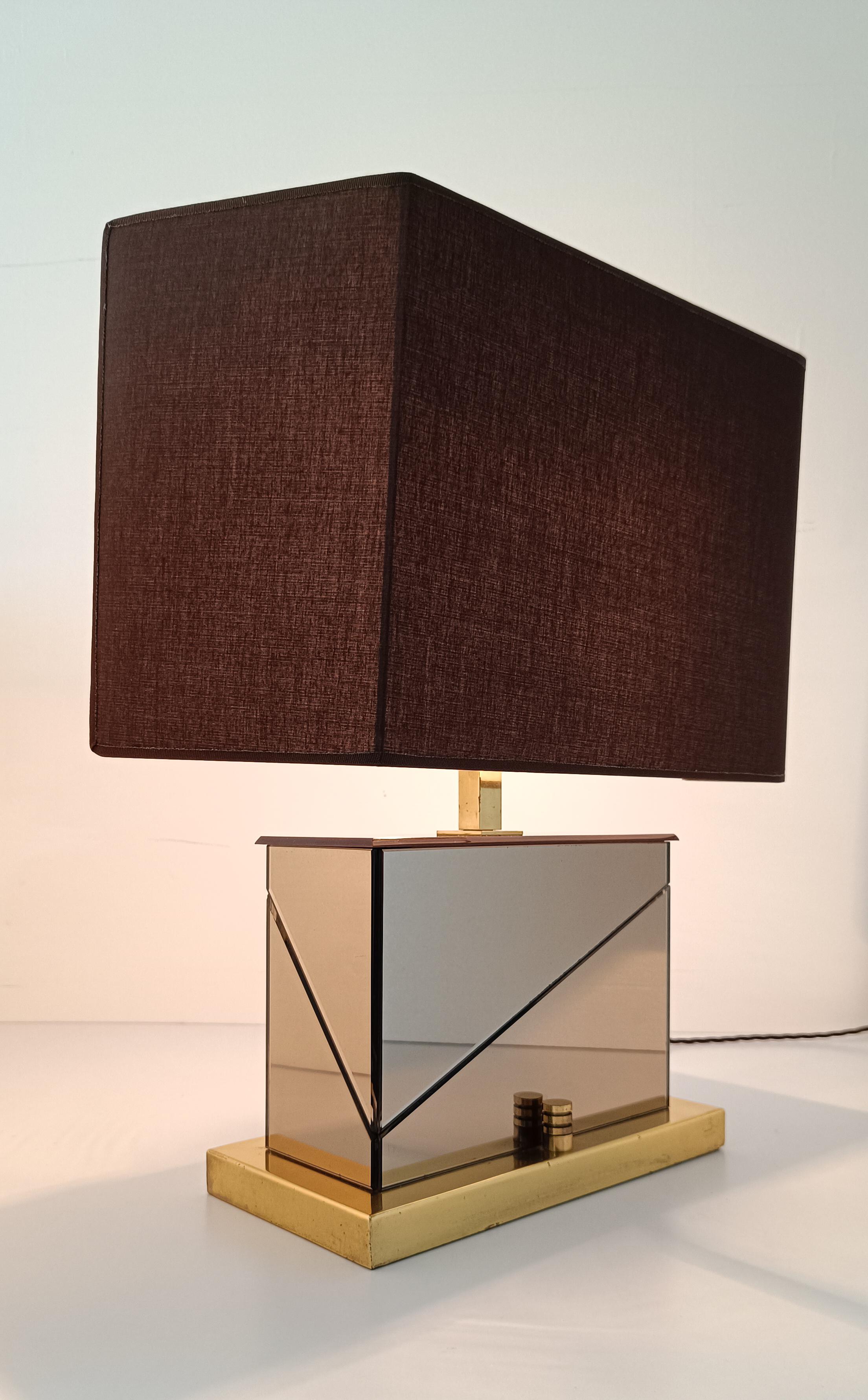 Lampada da tavolo Romeo Rega originale in ottone e specchio molato Italia anni '70 in vendita 4