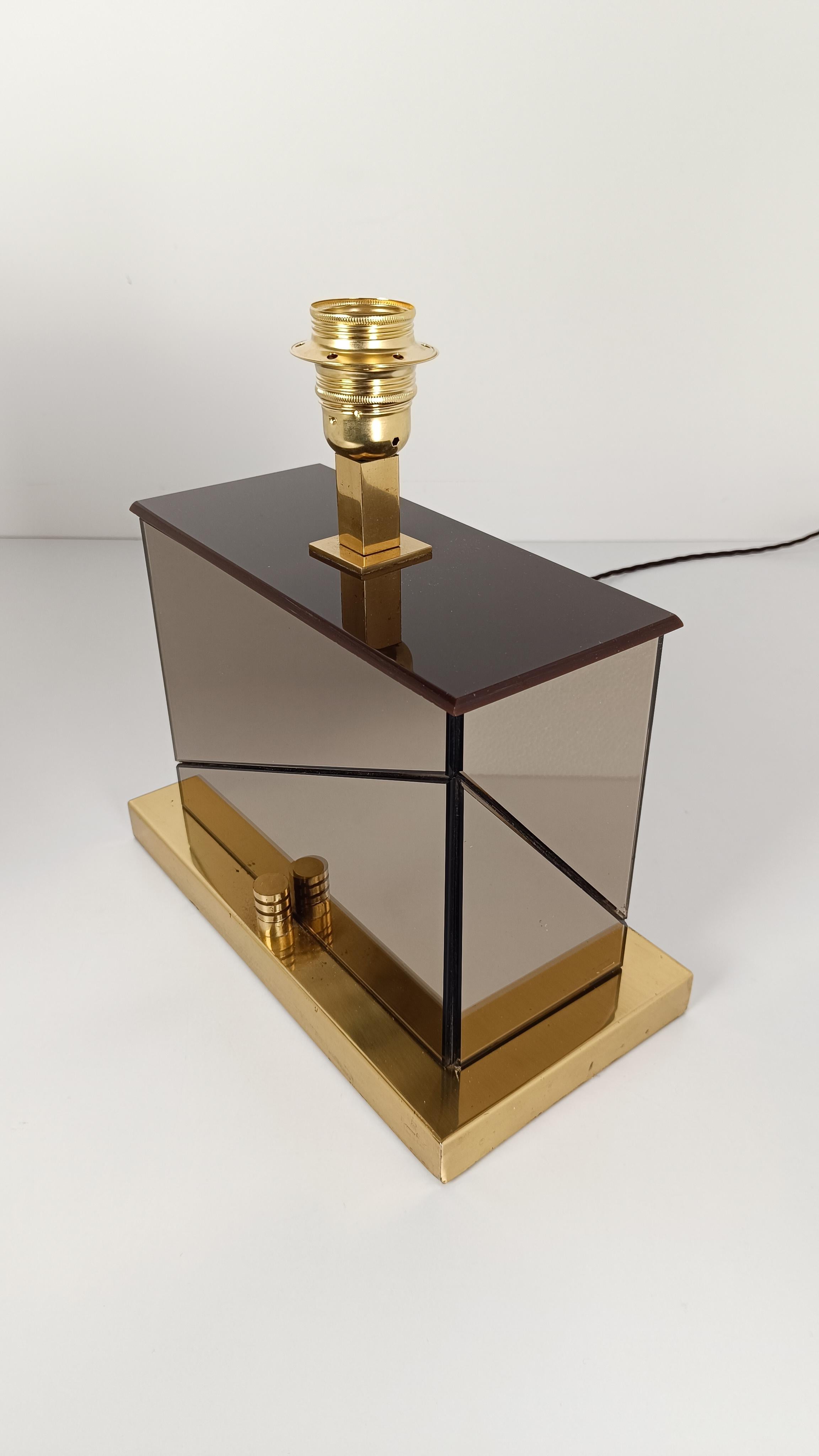 Lampada da tavolo Romeo Rega originale in ottone e specchio molato Italia anni '70 in vendita 6