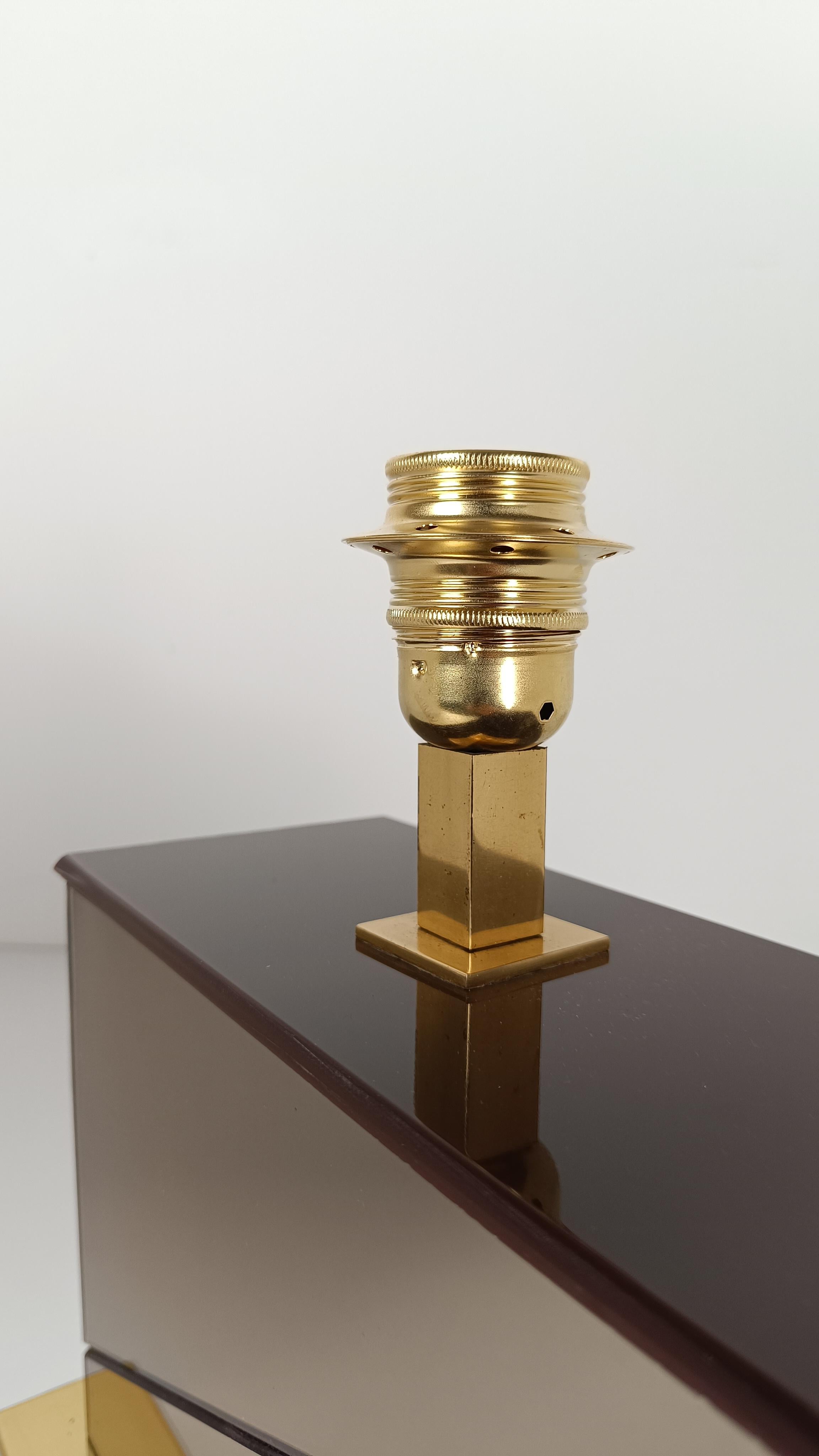 Lampada da tavolo Romeo Rega originale in ottone e specchio molato Italia anni '70 in vendita 7