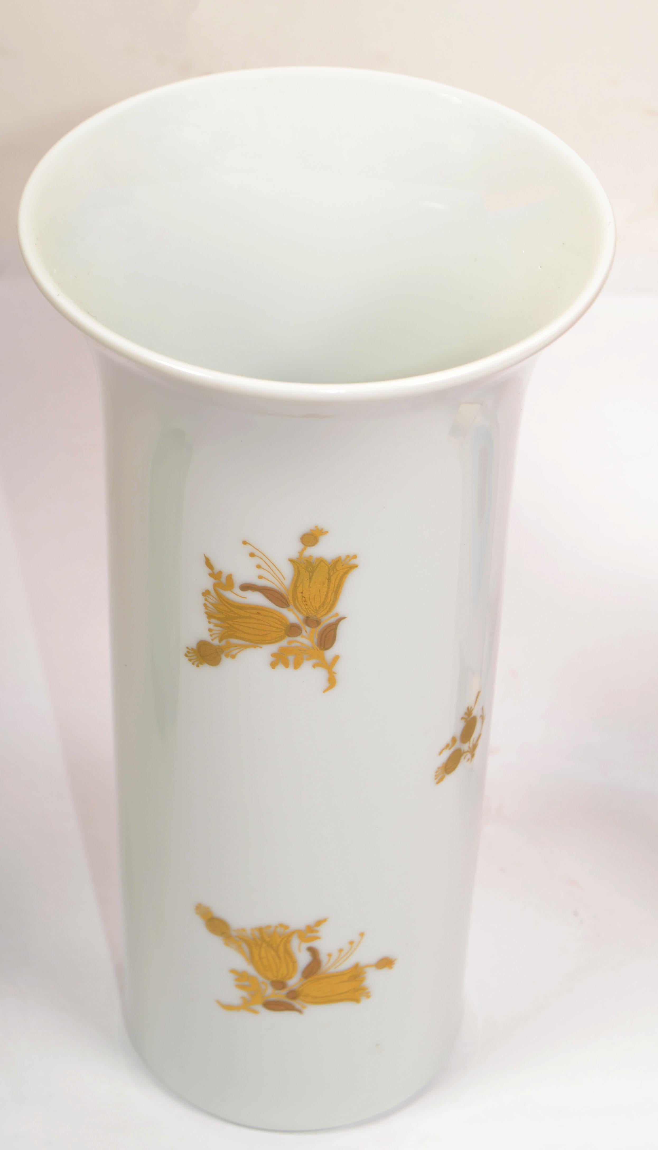 Original Rosenthal White Porcelain Flower Vase Hand Painted Gold Leaf Flowers In Good Condition For Sale In Miami, FL