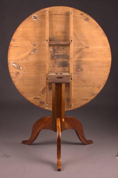 Original Antique Round Biedermeier Folding Table, circa 1820 Mahogany veneer