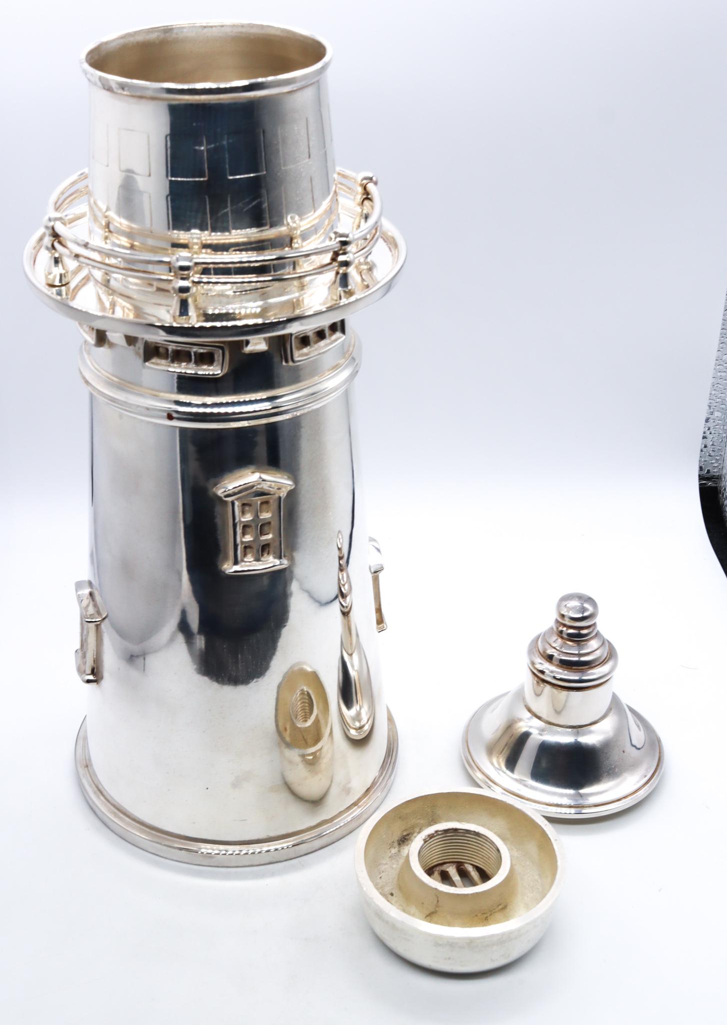 Original Royal Castle Sheffield 1930 British Art Deco Lighthouse Cocktail Drink In Good Condition For Sale In Miami, FL