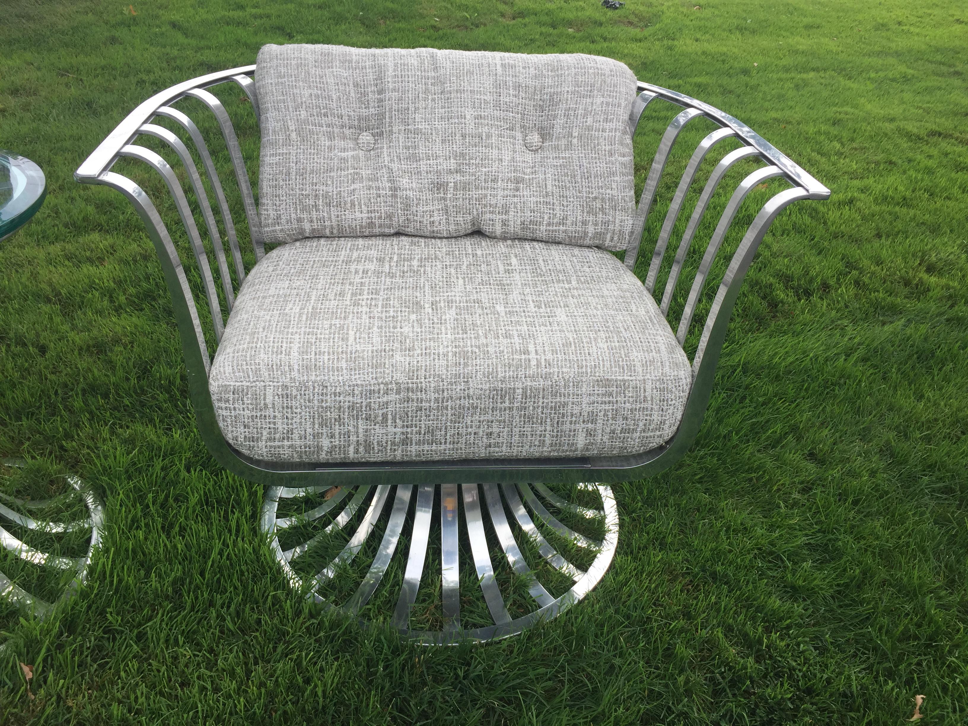 Mid-Century Modern Paire de fauteuils originaux Russell Woodard en aluminium poli  en vente