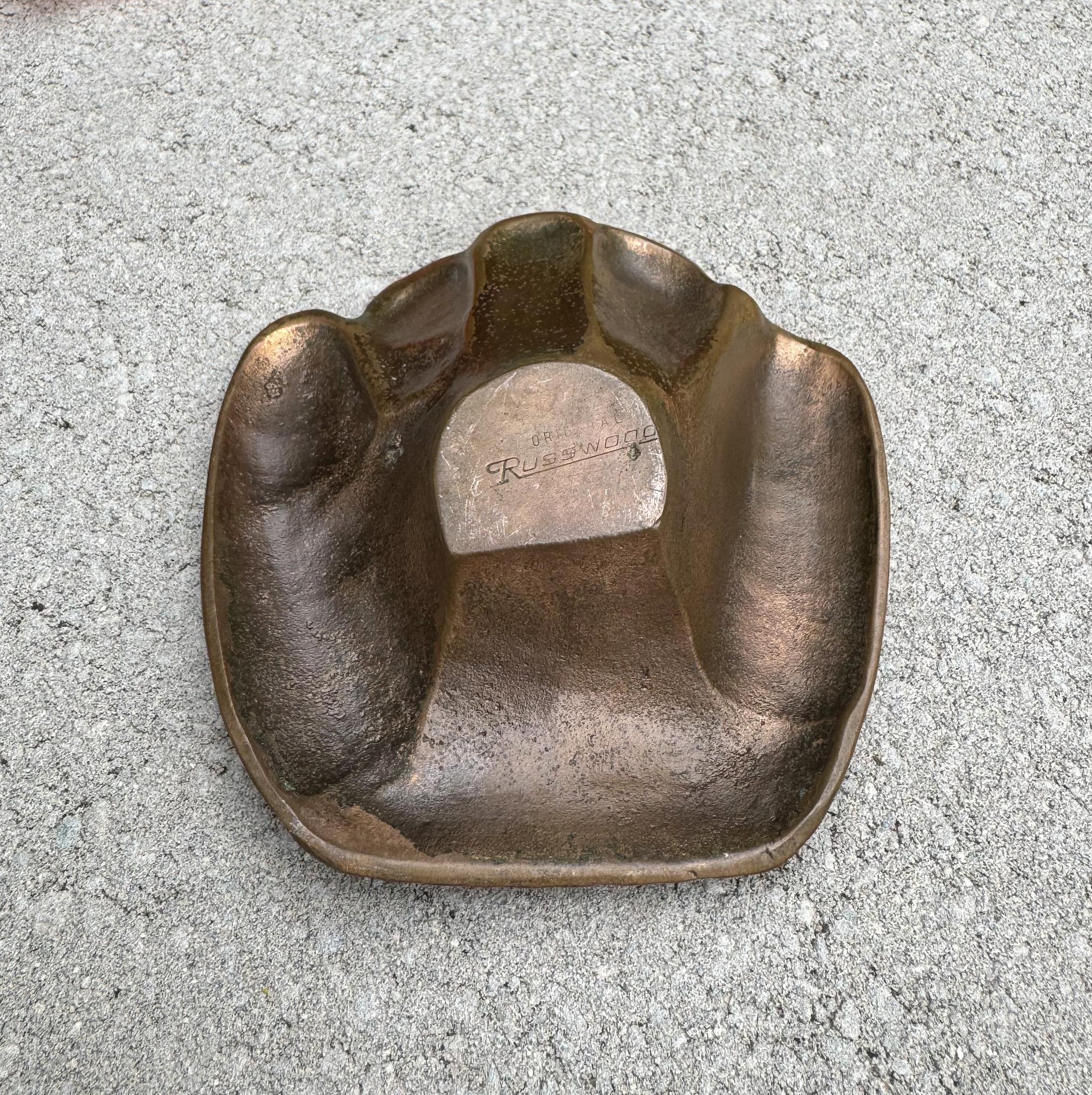 Cenicero de guante de béisbol de bronce original de Russwood, años 40 3
