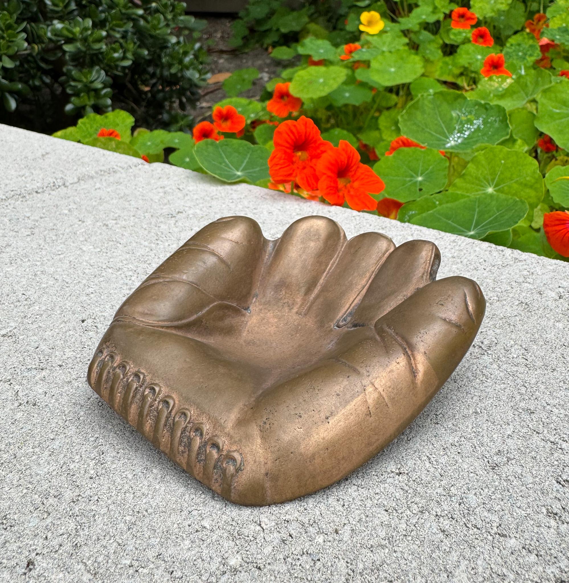 Cenicero / Catchall de guante de béisbol de bronce original de Russwood, años 40. 