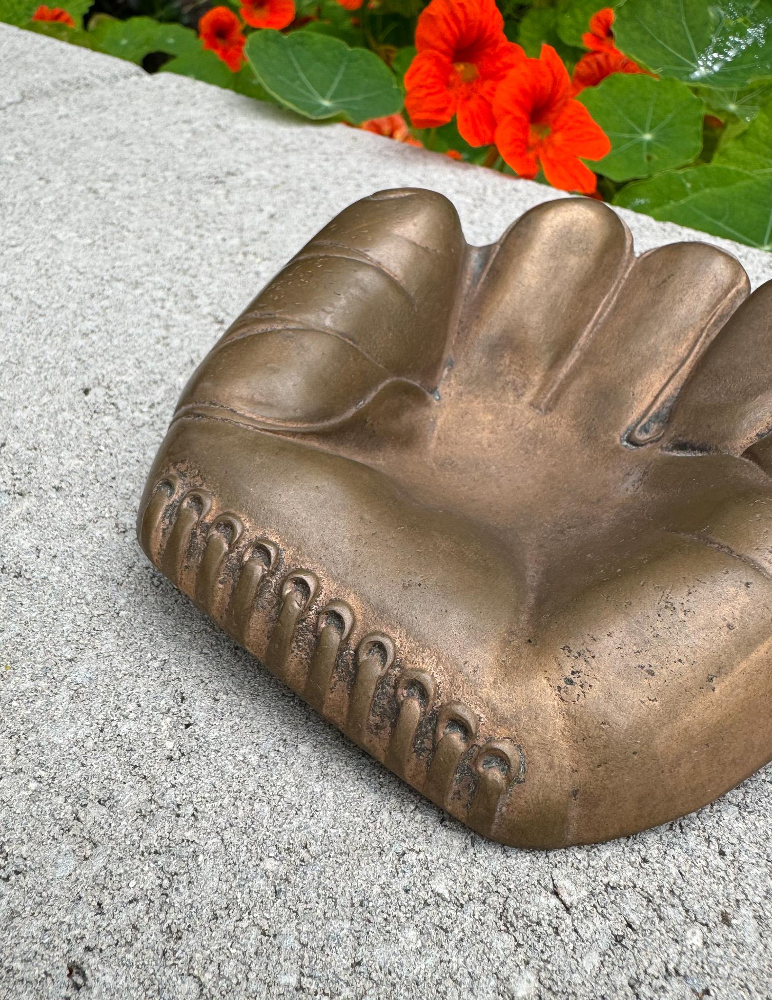 Cenicero de guante de béisbol de bronce original de Russwood, años 40 Estadounidense
