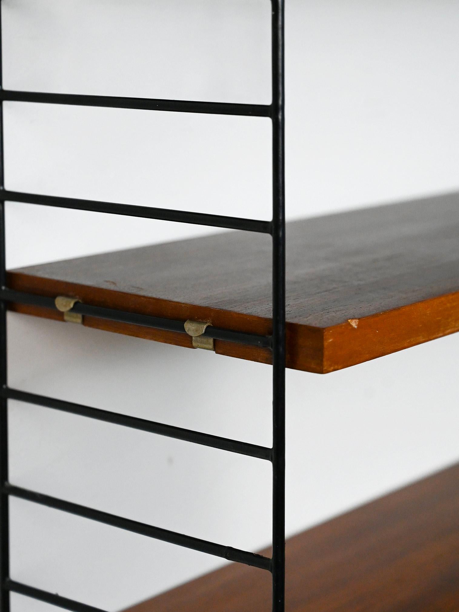 Skandinavisches Wand Bücherregal (Mitte des 20. Jahrhunderts)