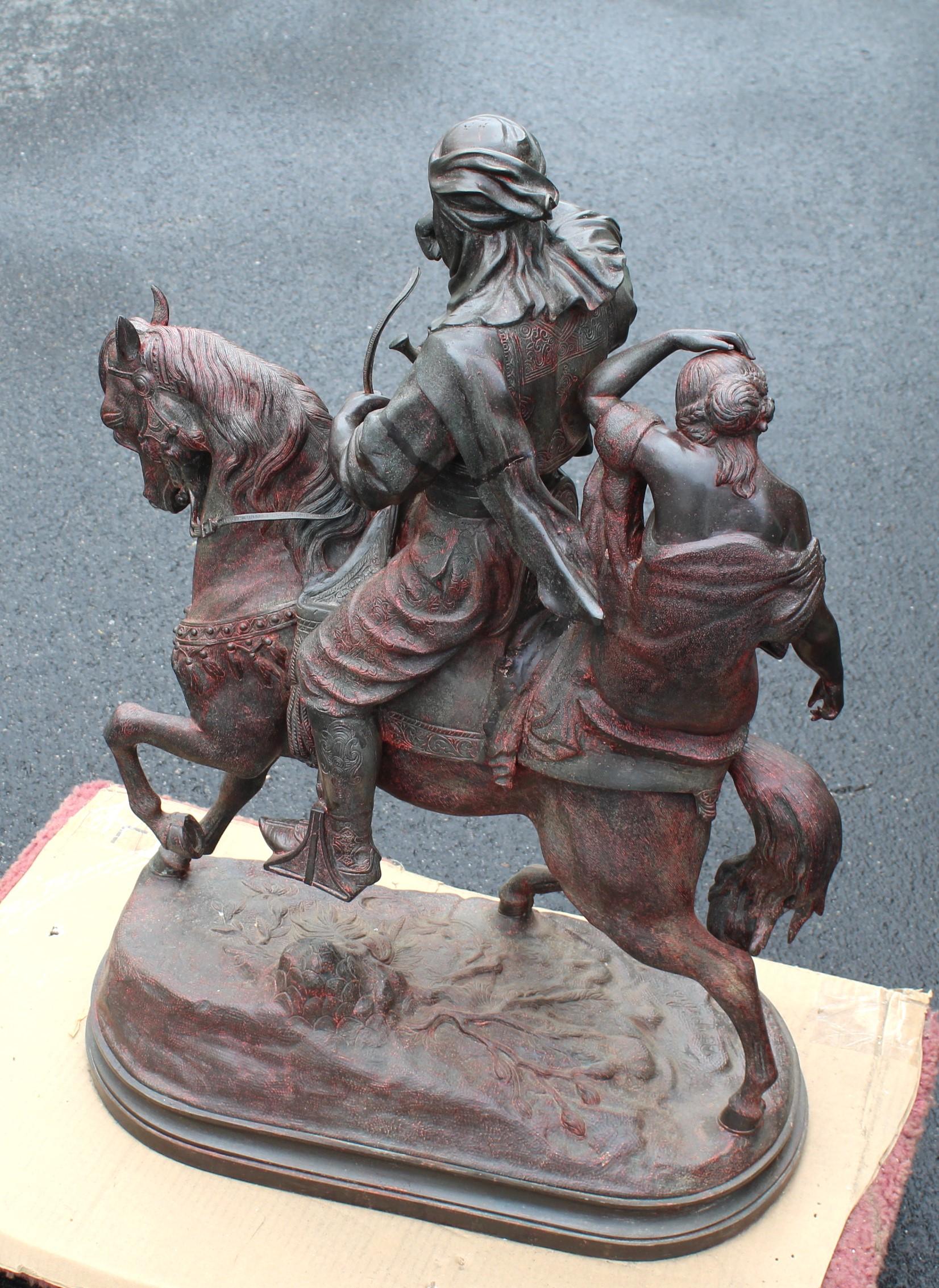 Fine XIX secolo Scultura originale, doppia figura di un arabo a cavallo e di una ragazza firmata da in vendita