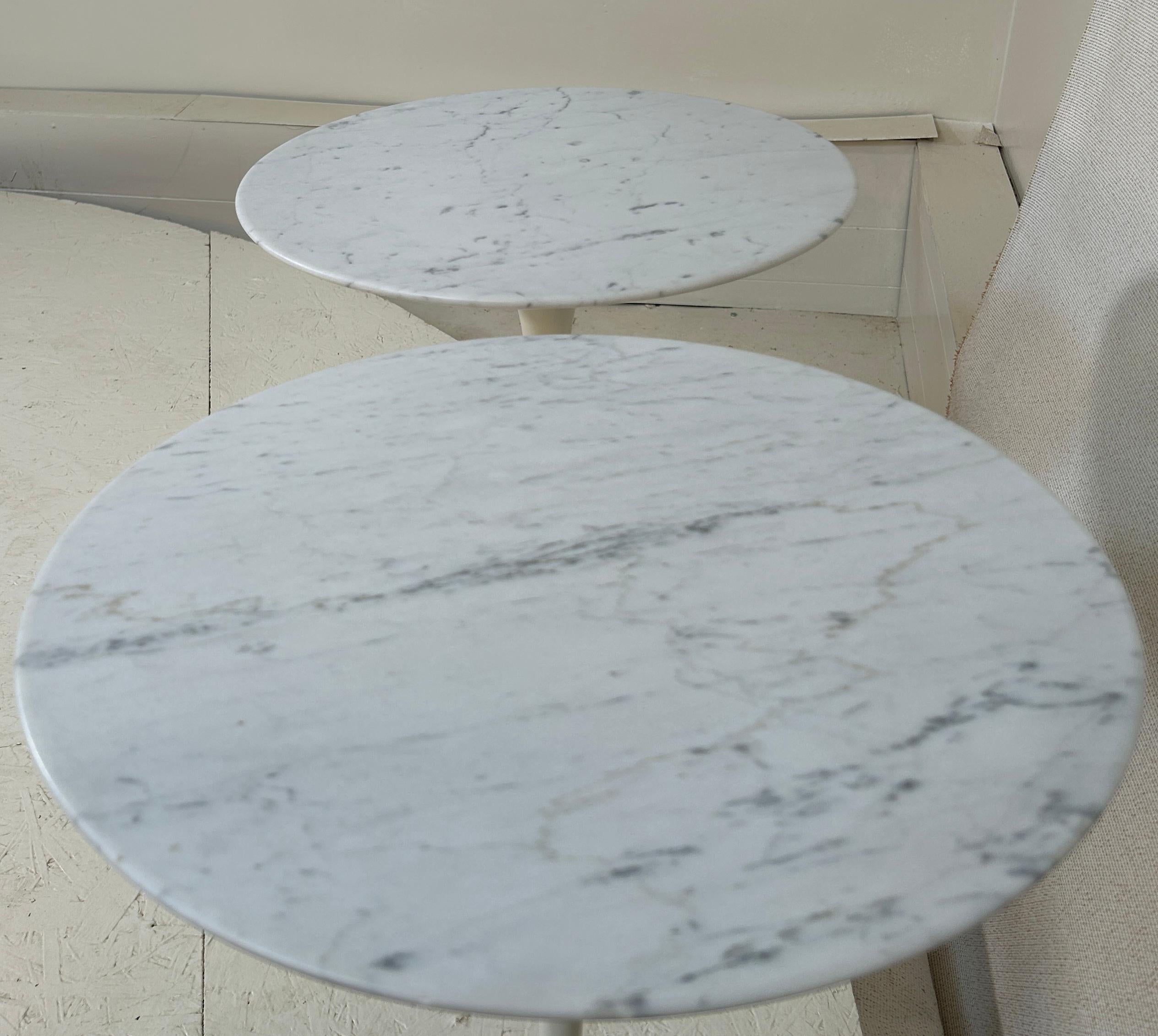 Mid-Century Modern Original set Eero Saarinen Marble Side Tables For Sale