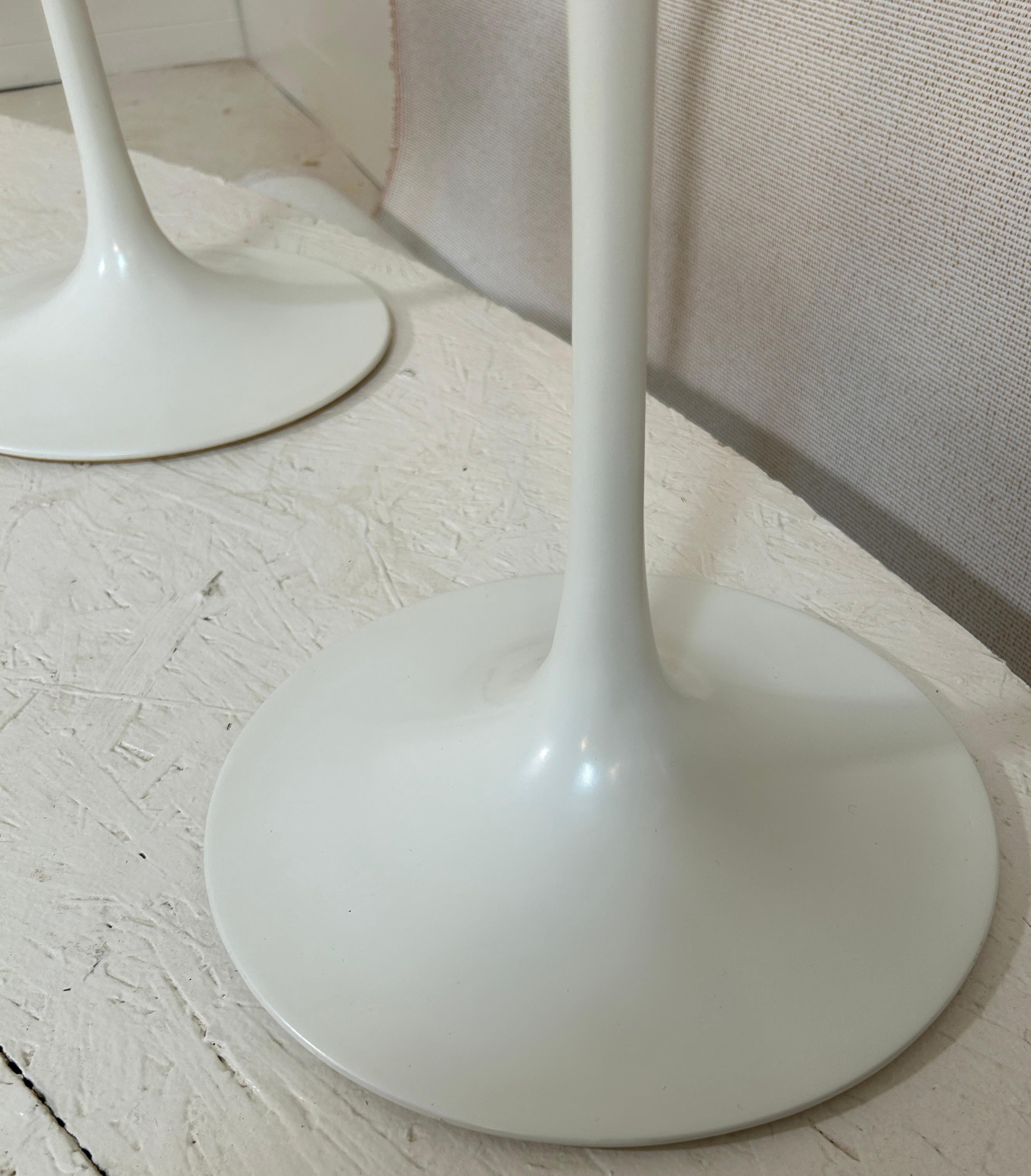 Original set Eero Saarinen Marble Side Tables In Excellent Condition For Sale In South Charleston, WV