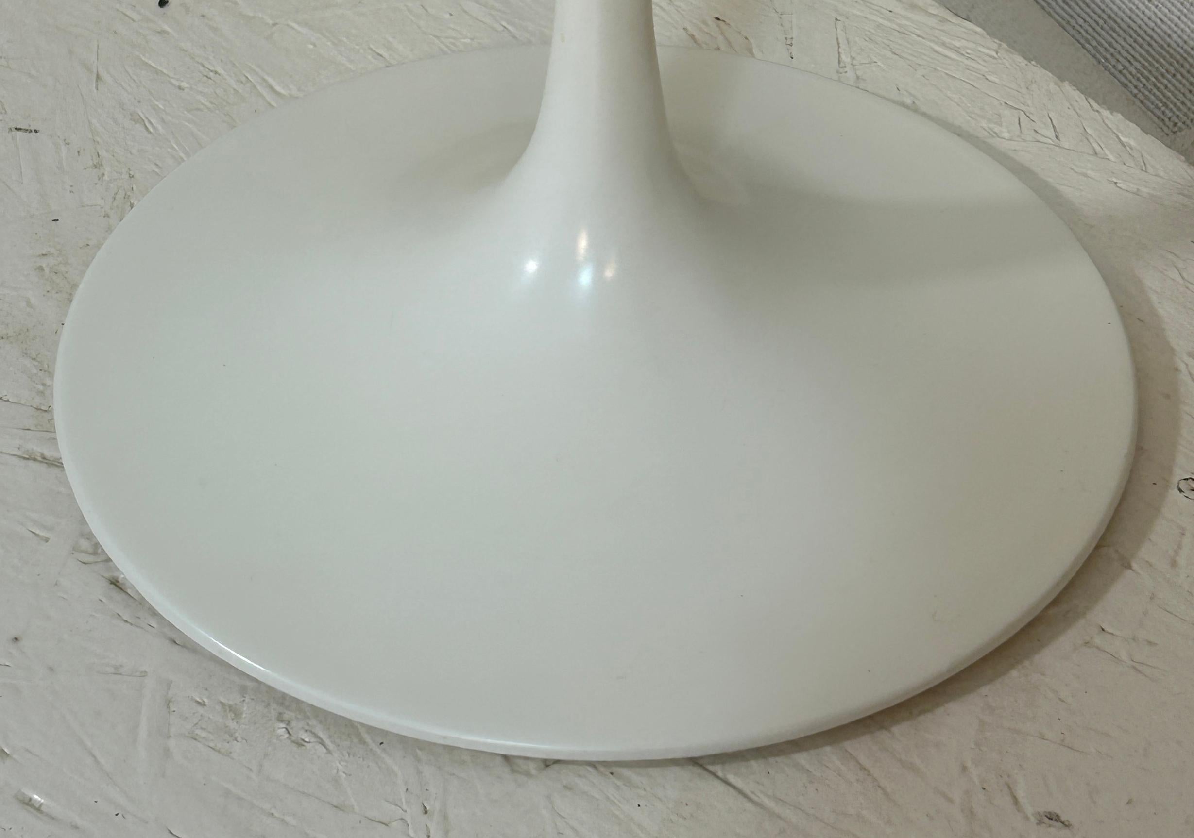 Mid-20th Century Original set Eero Saarinen Marble Side Tables For Sale