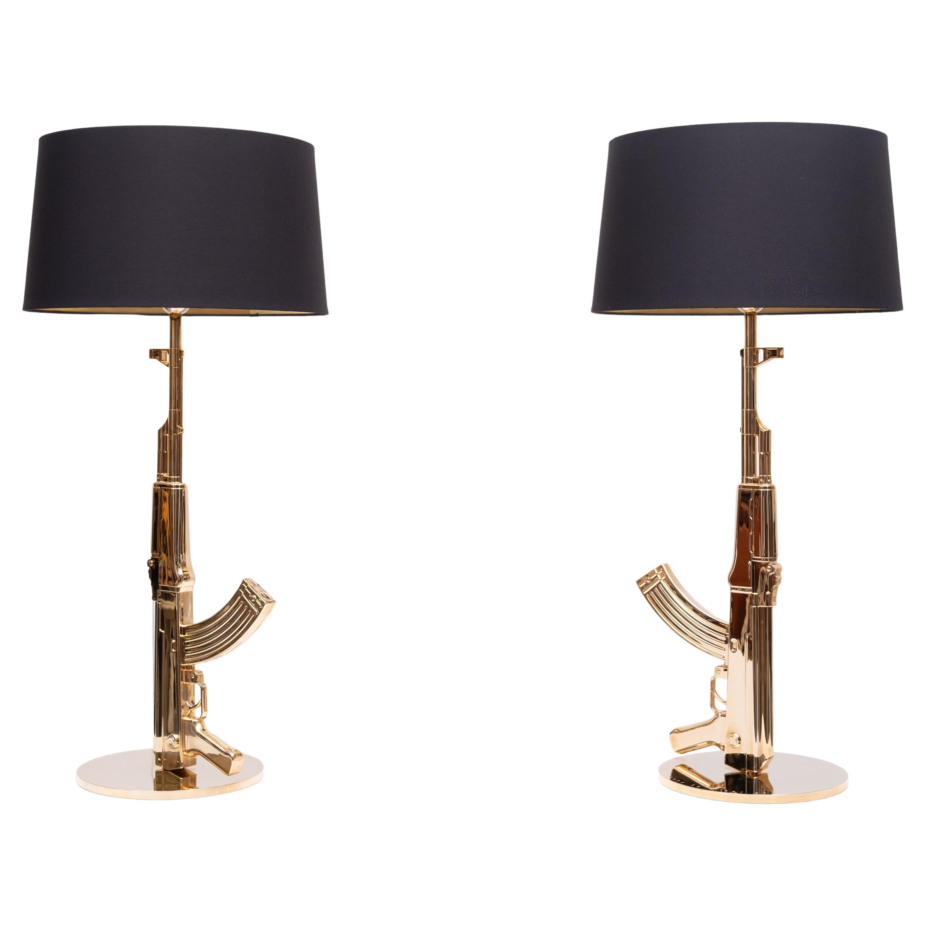 The Story Behind The Gun Lamp
The Gun collection by Philippe Starck for Flos Lighting is an exemplary series of lamps consisting of table and floor models. The 'gun' is made of a die cast aluminum with injection-molded polymer overprint and a