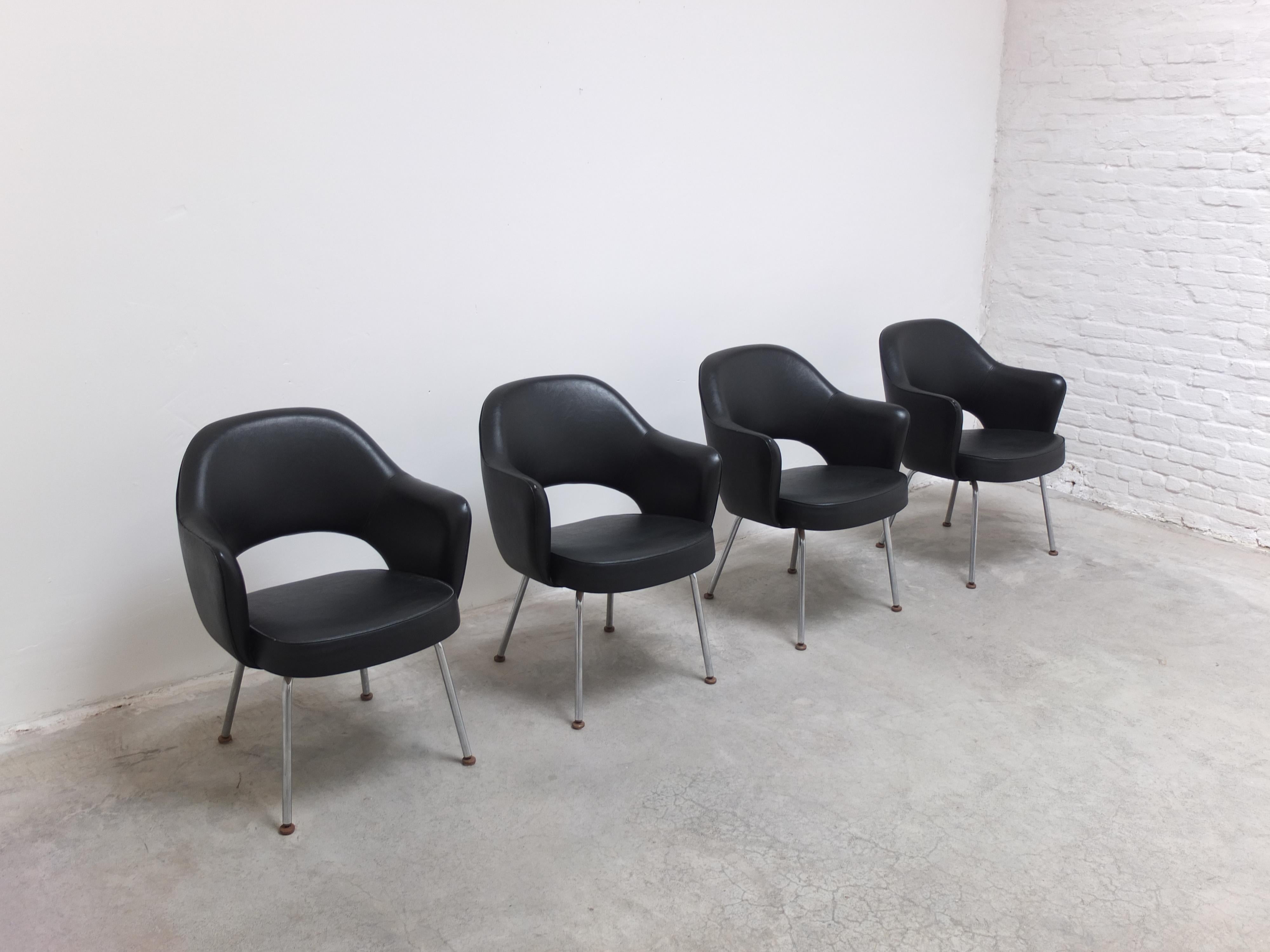Mid-Century Modern Original Set of 4 'Executive' Armchairs by Eero Saarinen for Knoll, 1960s For Sale