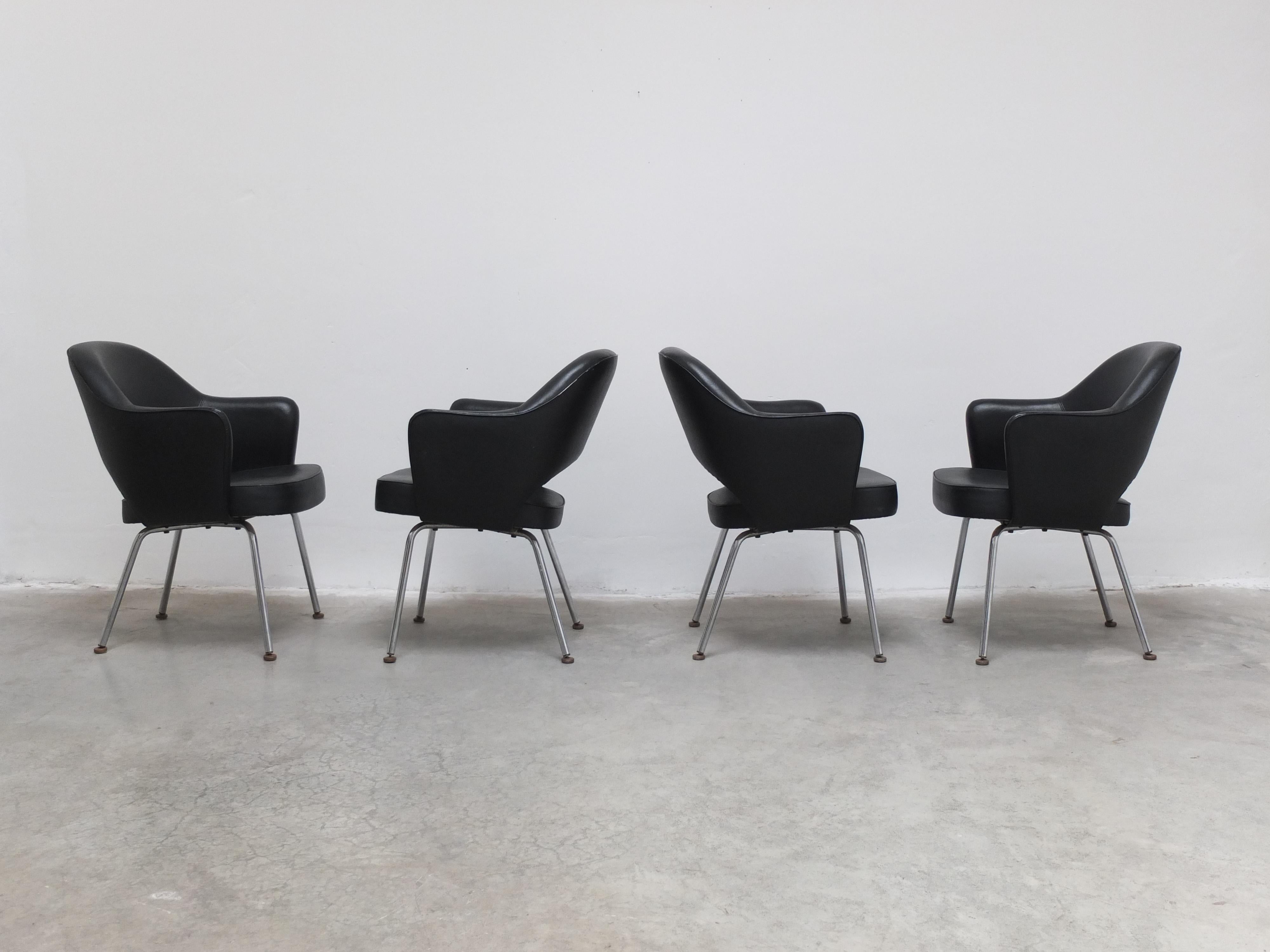 American Original Set of 4 'Executive' Armchairs by Eero Saarinen for Knoll, 1960s For Sale