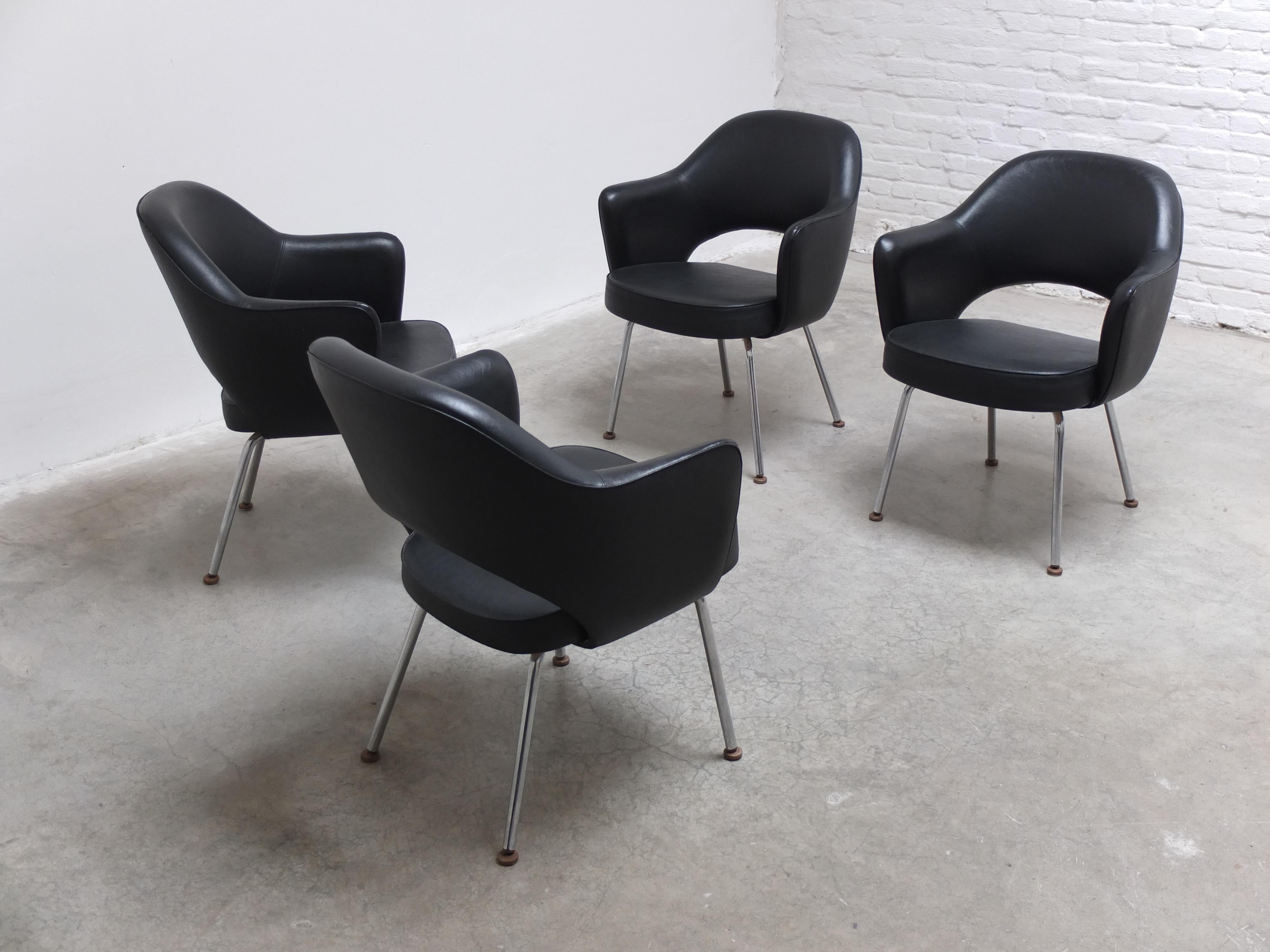 20th Century Original Set of 4 'Executive' Armchairs by Eero Saarinen for Knoll, 1960s For Sale