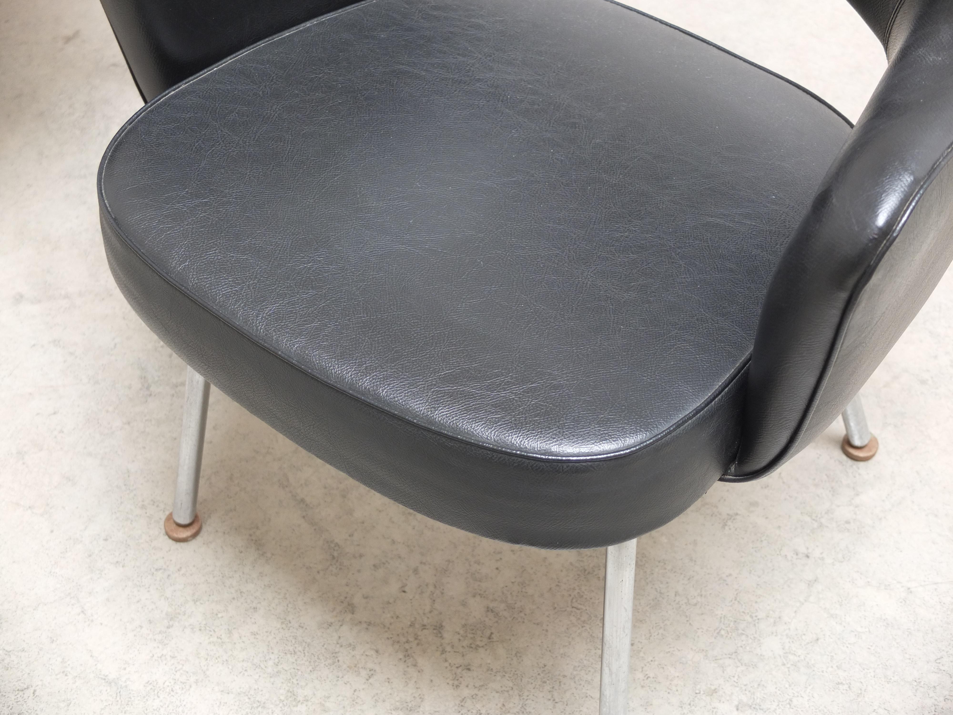 Original Set of 4 'Executive' Armchairs by Eero Saarinen for Knoll, 1960s For Sale 1
