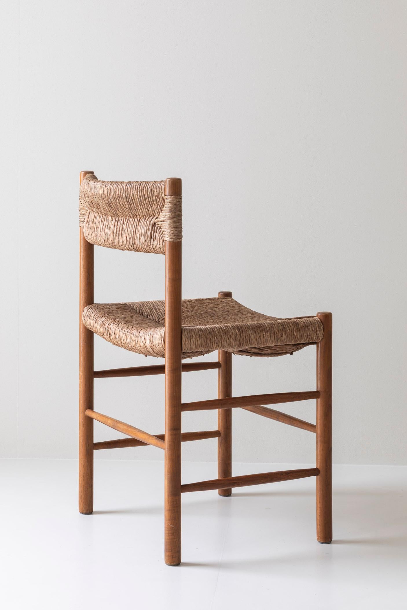 Ensemble original de six chaises 'Dordogne' par Charlotte Perriand pour Sentou, années 1960 4