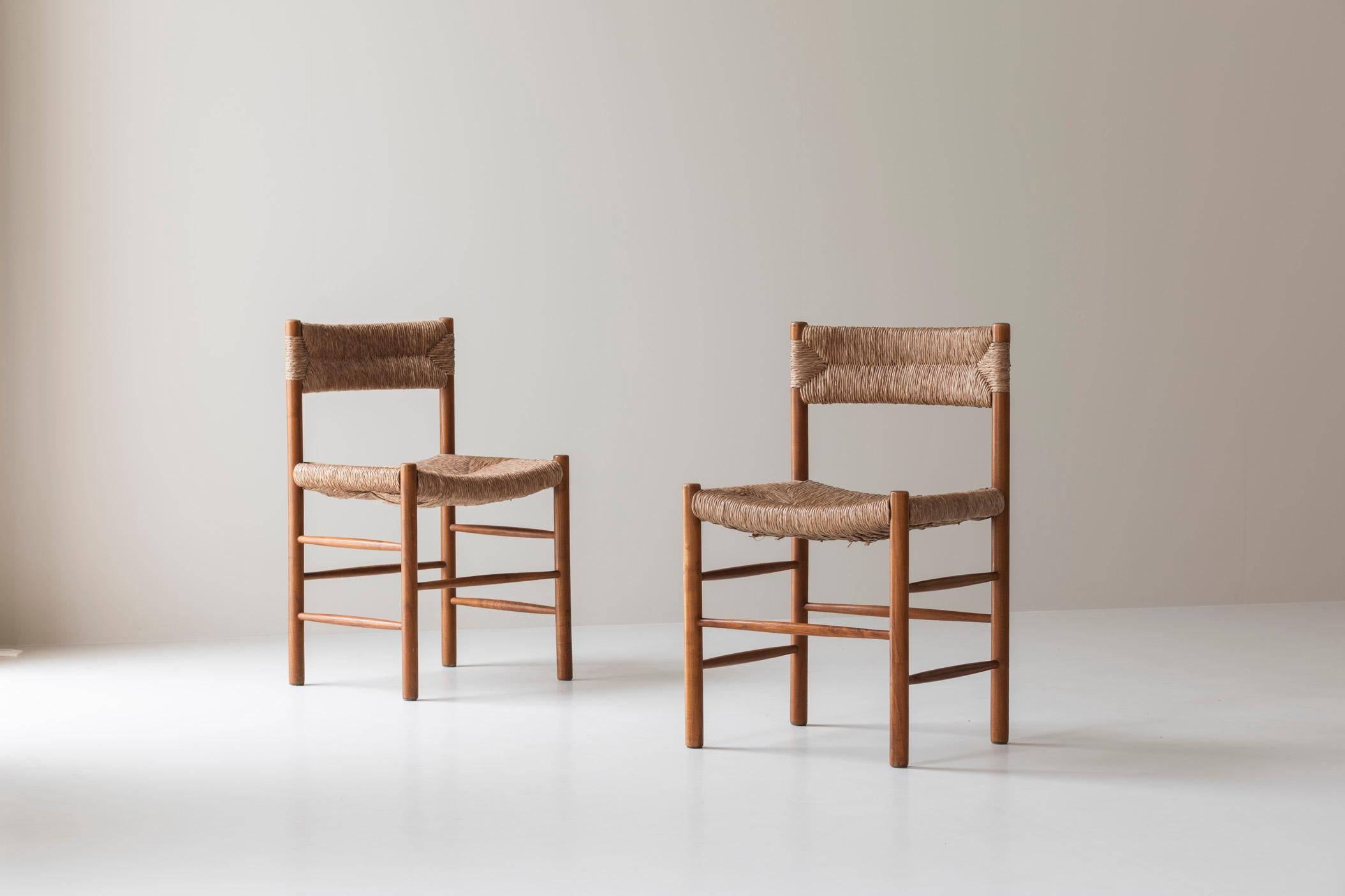 Français Ensemble original de six chaises 'Dordogne' par Charlotte Perriand pour Sentou, années 1960