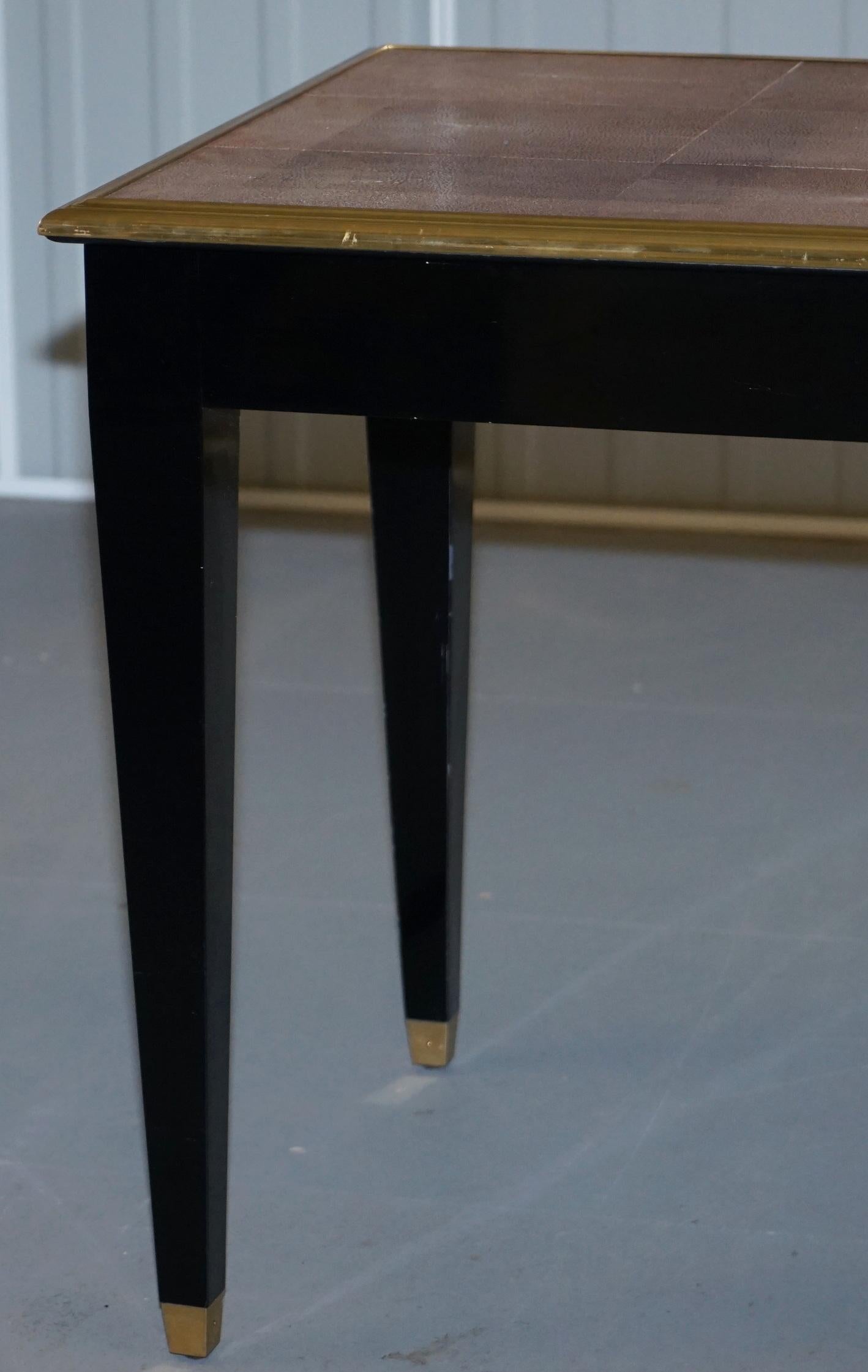 Schreibtisch aus vergoldetem Metall mit einer Schublade aus Chagrinleder im Angebot 9