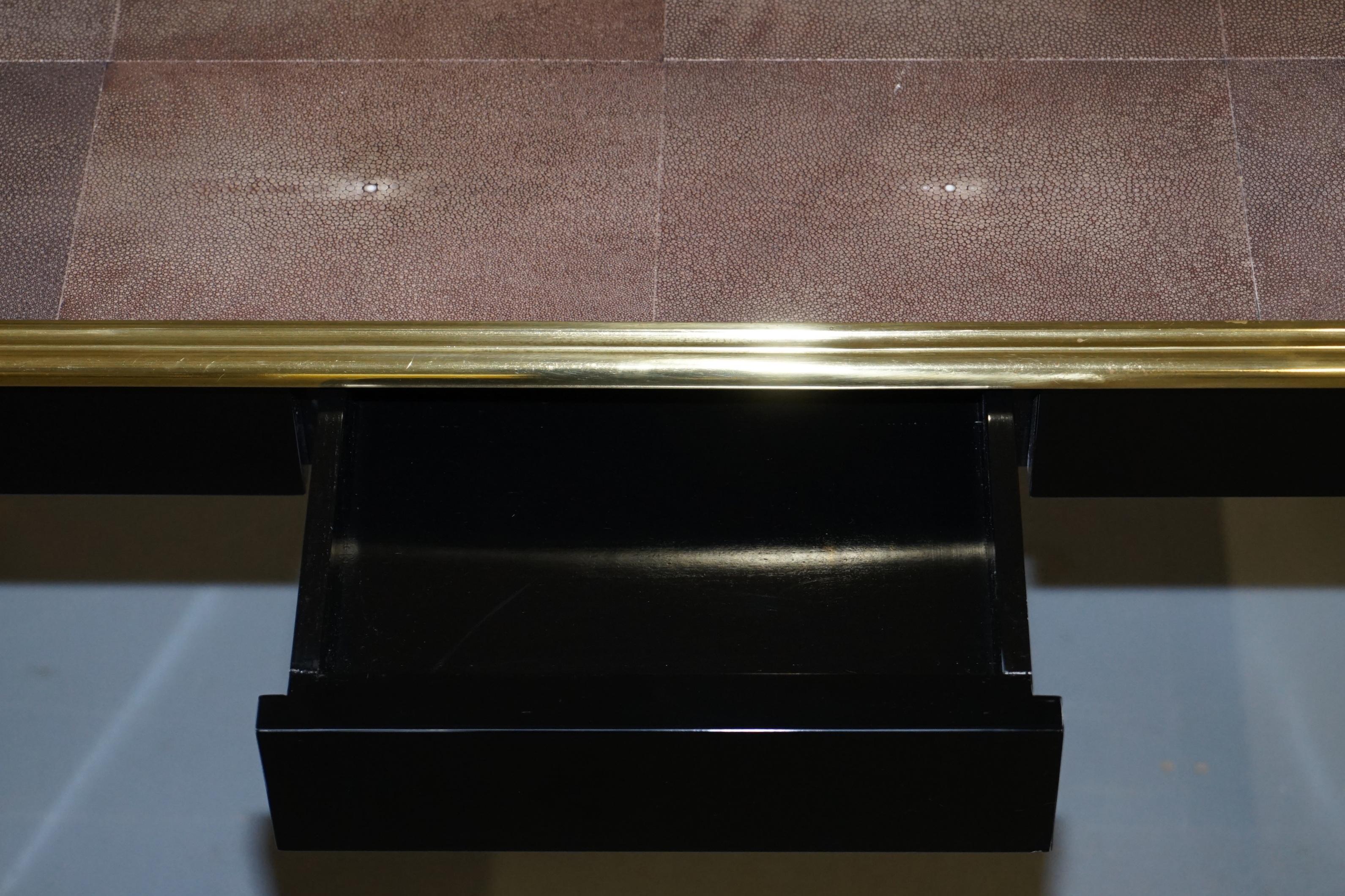 Schreibtisch aus vergoldetem Metall mit einer Schublade aus Chagrinleder im Angebot 11
