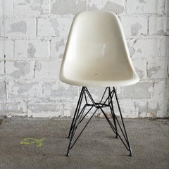 Original Sidechair DSW Designé par Charles and Ray Eames