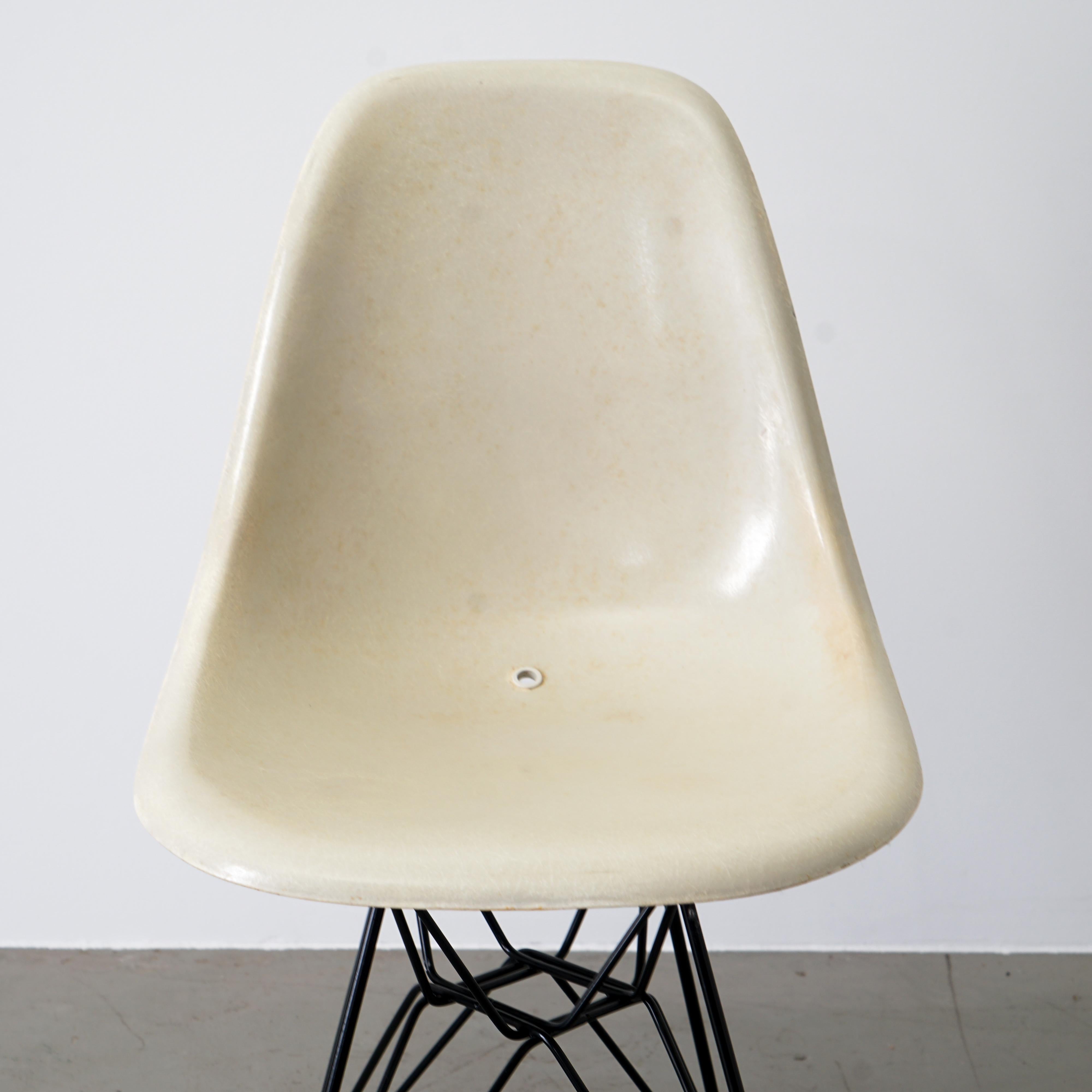 Original Sidechair DSW Designed by Charles and Ray Eames (amerikanisch) im Angebot