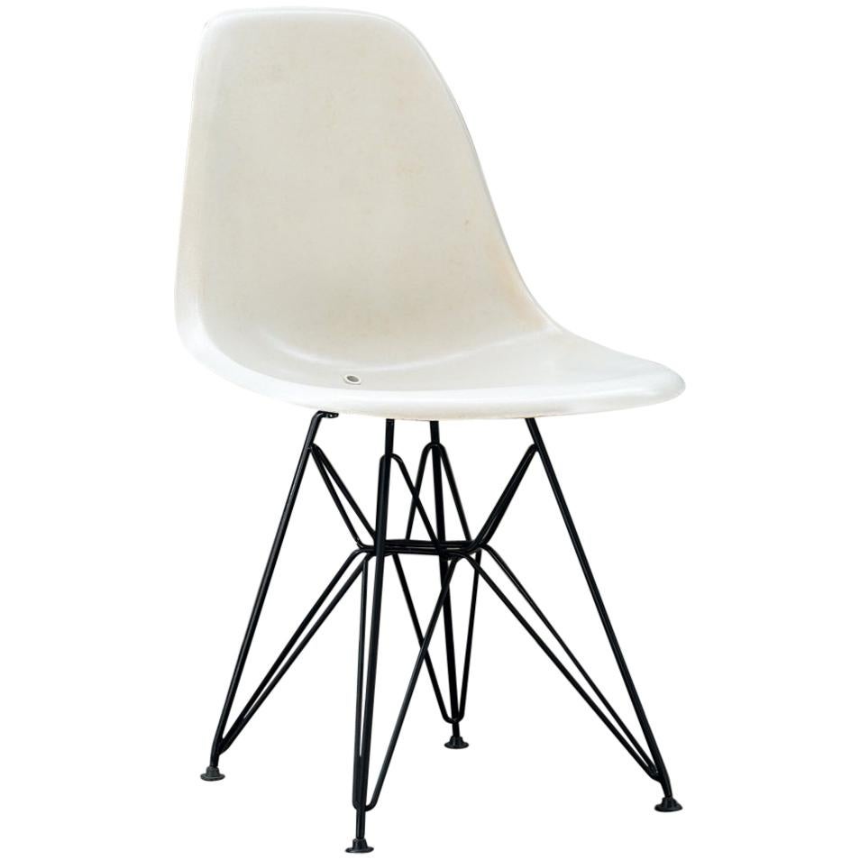 Original Sidechair DSW Designed by Charles and Ray Eames im Angebot