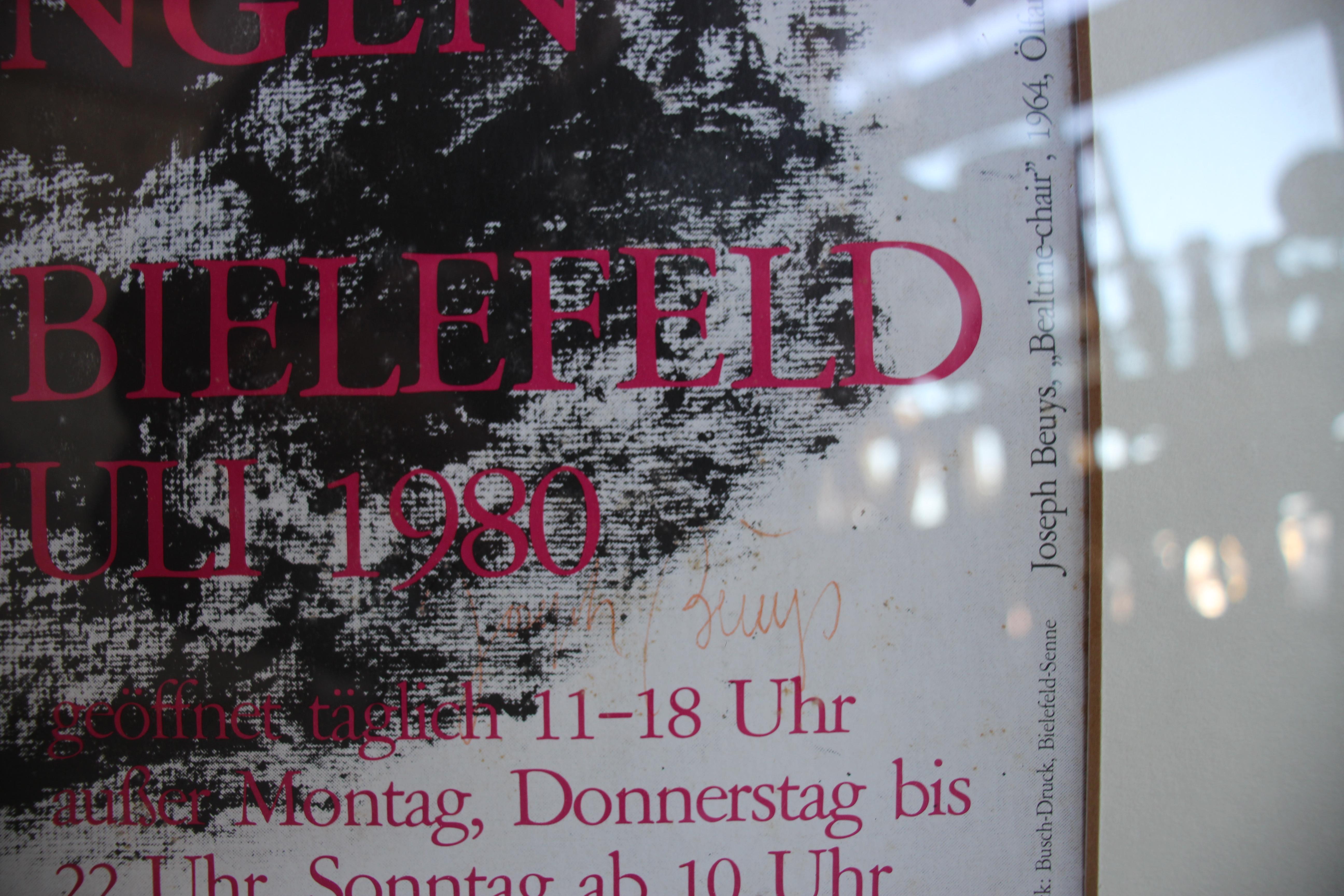 Original signiertes Joseph Beuys Ausstellungsplakat 1980 Gerahmtes „Zeichnungen“, gerahmt im Zustand „Relativ gut“ im Angebot in Hamburg, DE