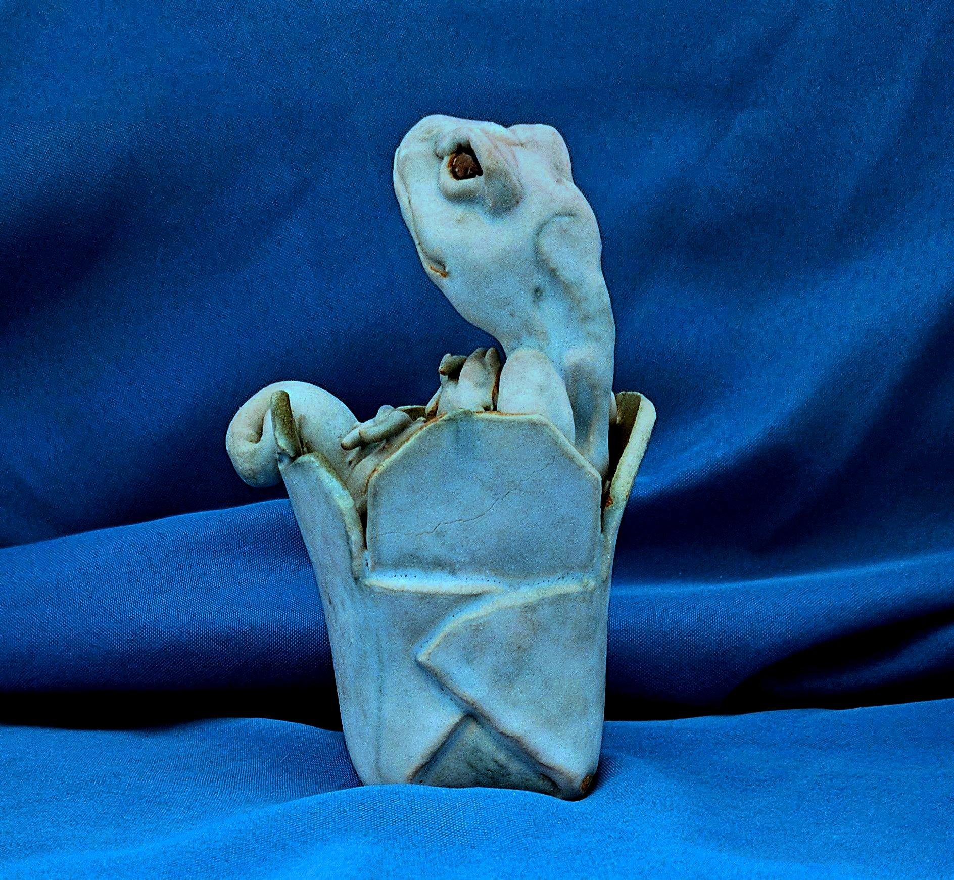 Scultura originale e firmata, una lucertola in una scatola In condizioni buone in vendita a Warrenton, OR