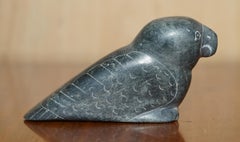 ORIGINAL SIGNED WITH SERIAL NUMBER INUIT ESKIMO SOAPSTONE CARViNG PARROT STATUE