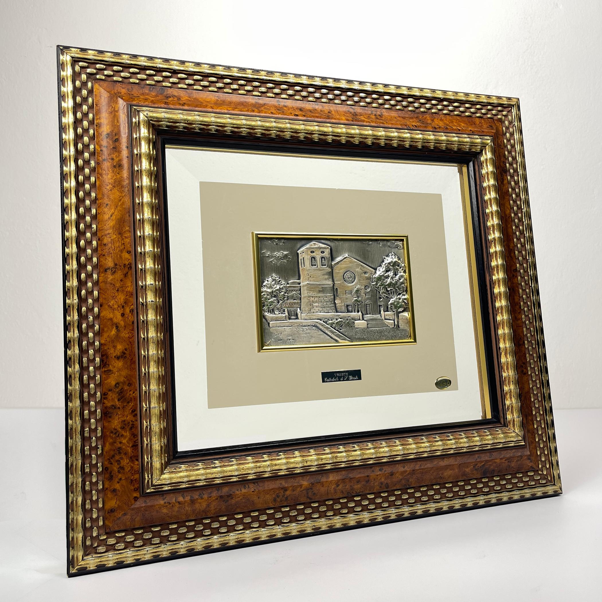 Sculpture relief picture has certification of authenticity and a signature.

This artistic and original object, created by AG3 using traditional craftsmanship techniques characteristic of Renaissance engravers, offers its owner a sense of the