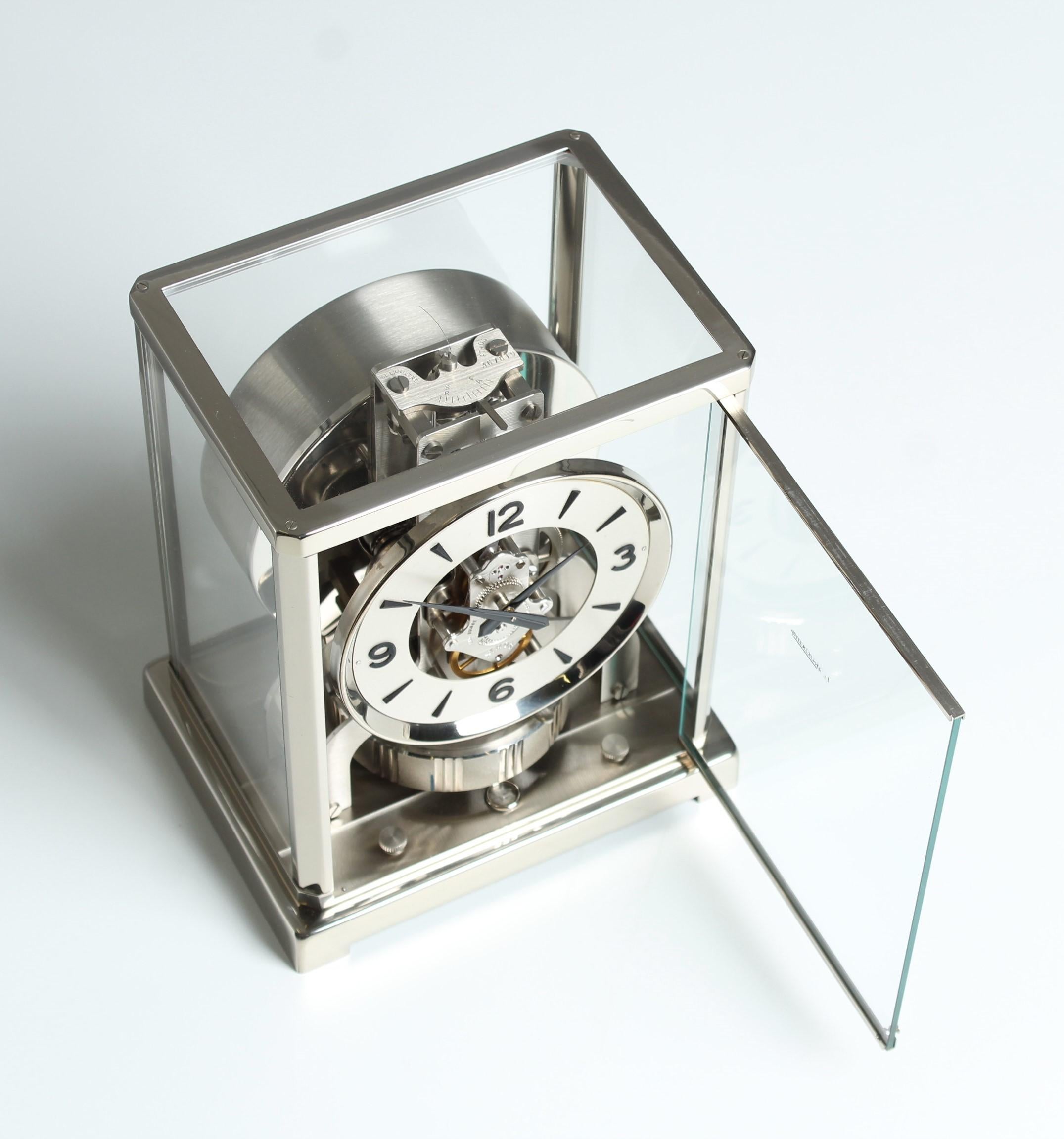 Late 20th Century Original Silver Jaeger LeCoultre Atmos Clock with Console, from 1972 For Sale
