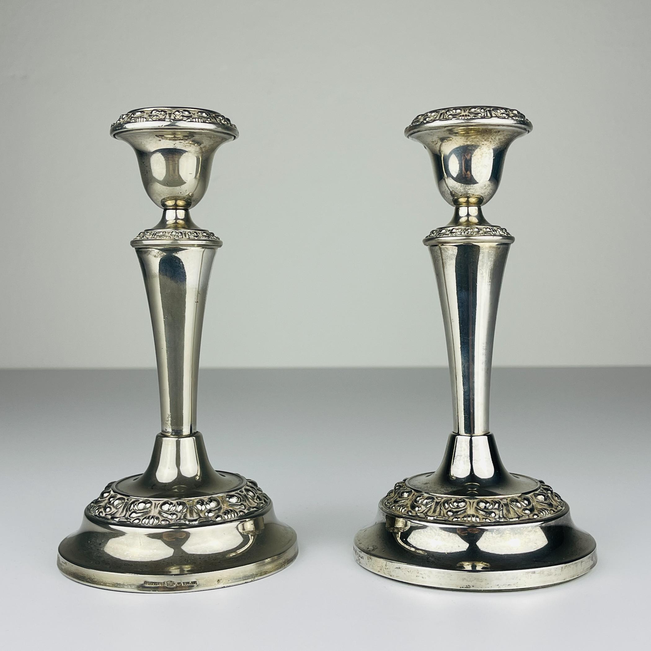 XX secolo Portacandele originali in argento di IANTHE, Inghilterra, anni '50 in vendita