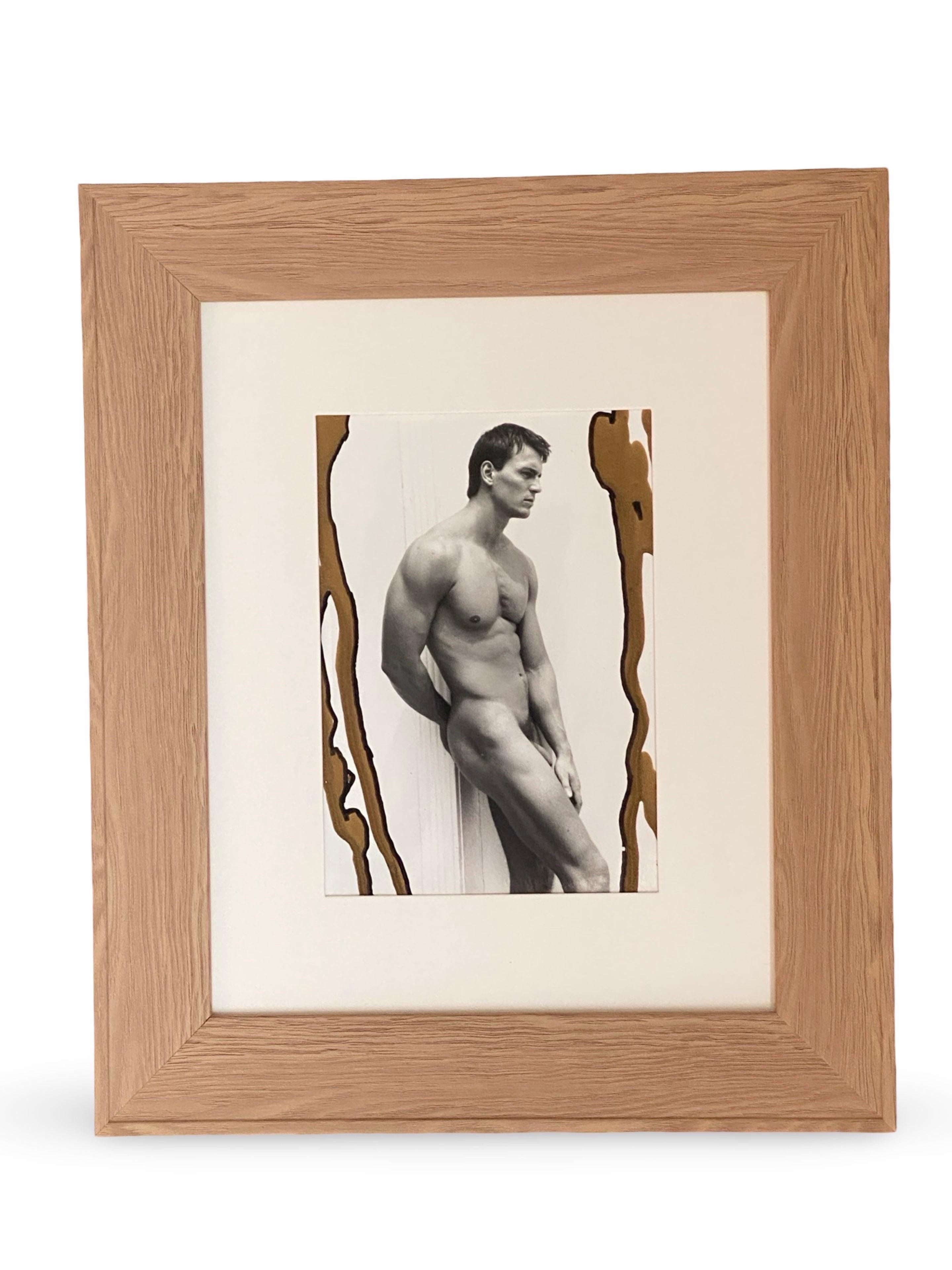 Americano Fotografia originale di George Machado NYC, 1994, di un piccolo nudo maschile in bianco e nero. in vendita