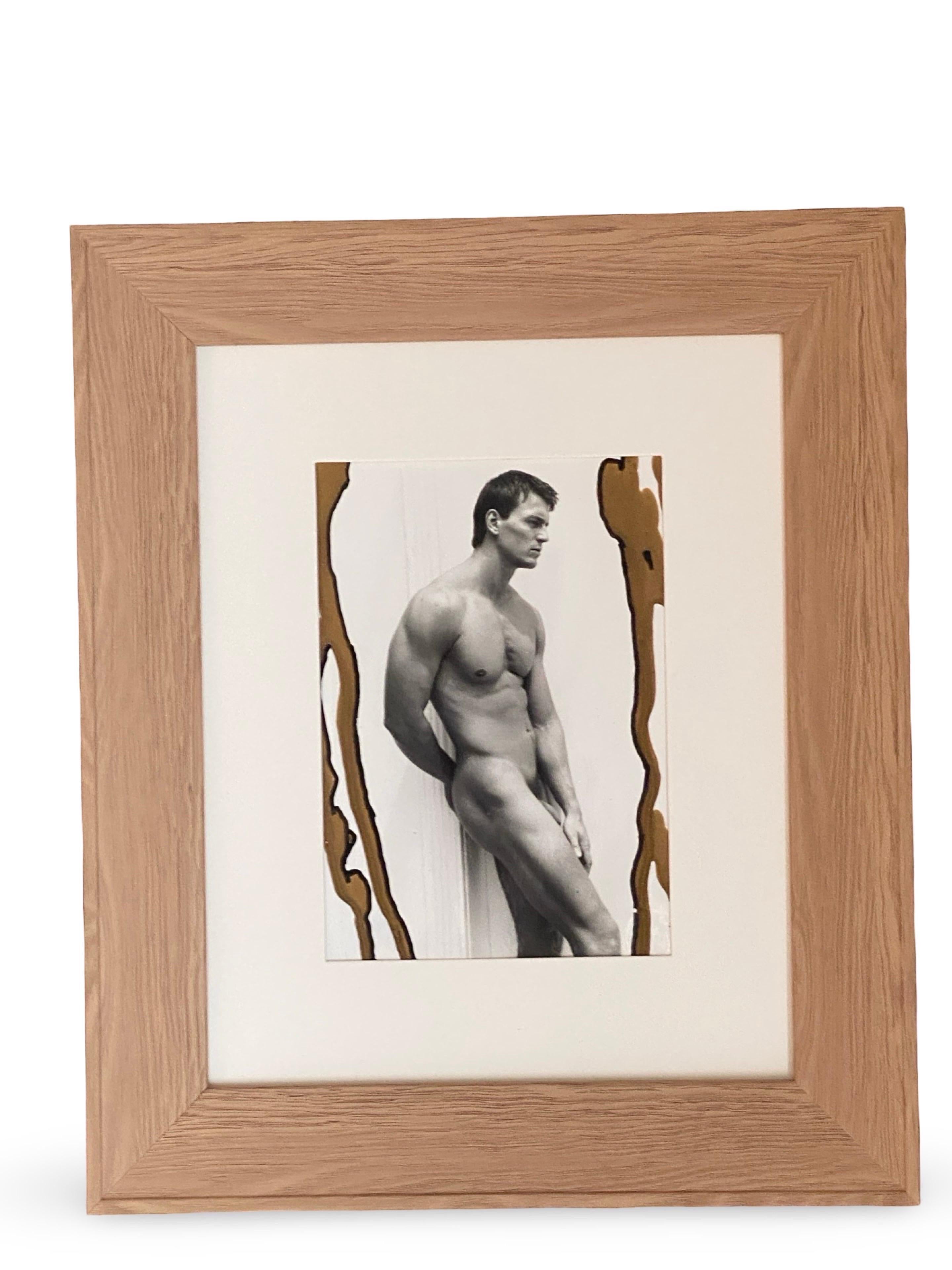 Fatto a mano Fotografia originale di George Machado NYC, 1994, di un piccolo nudo maschile in bianco e nero. in vendita