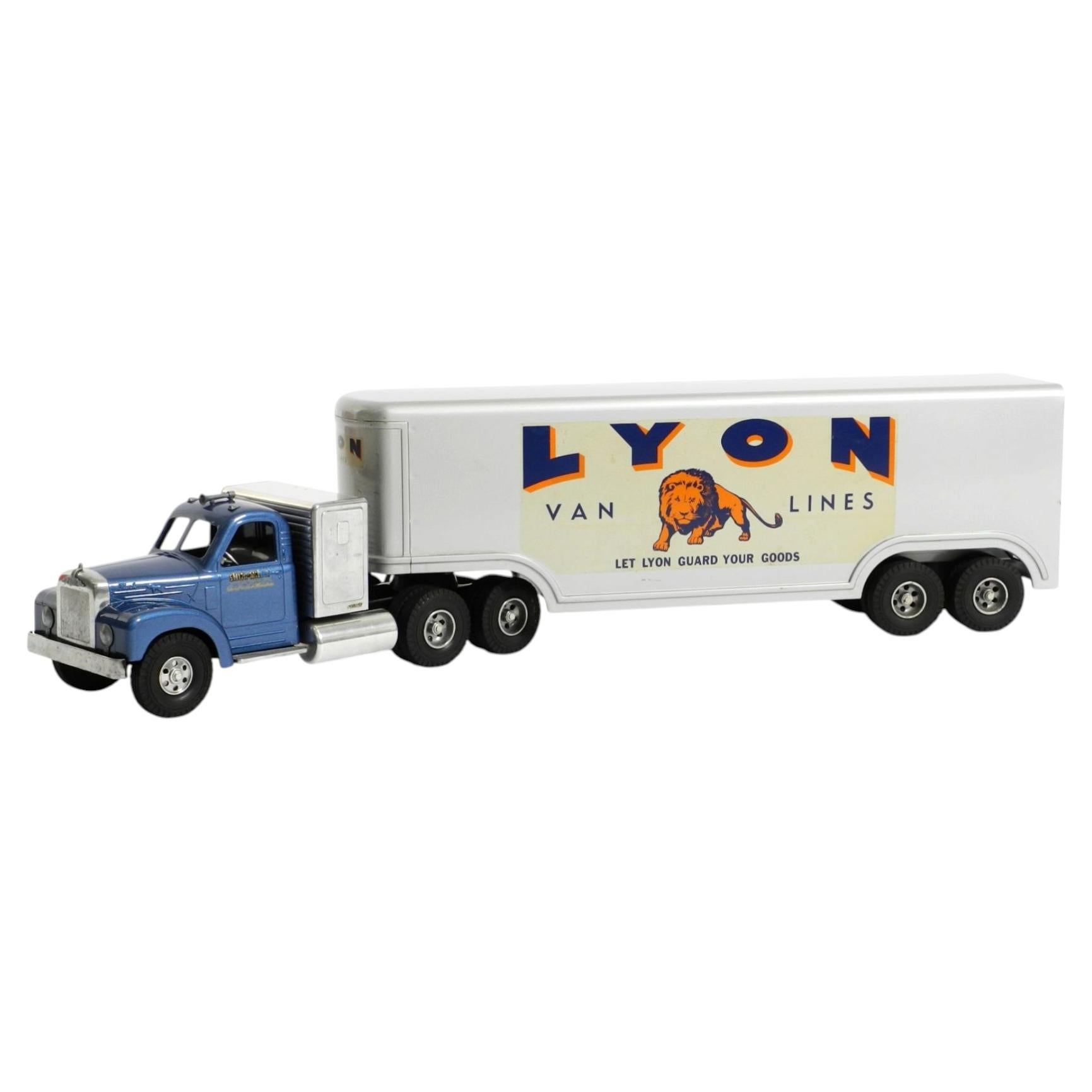 Modello originale di Miller 1953 Lyon Van Lines Mack Truck e rimorchio, 1/32 in vendita