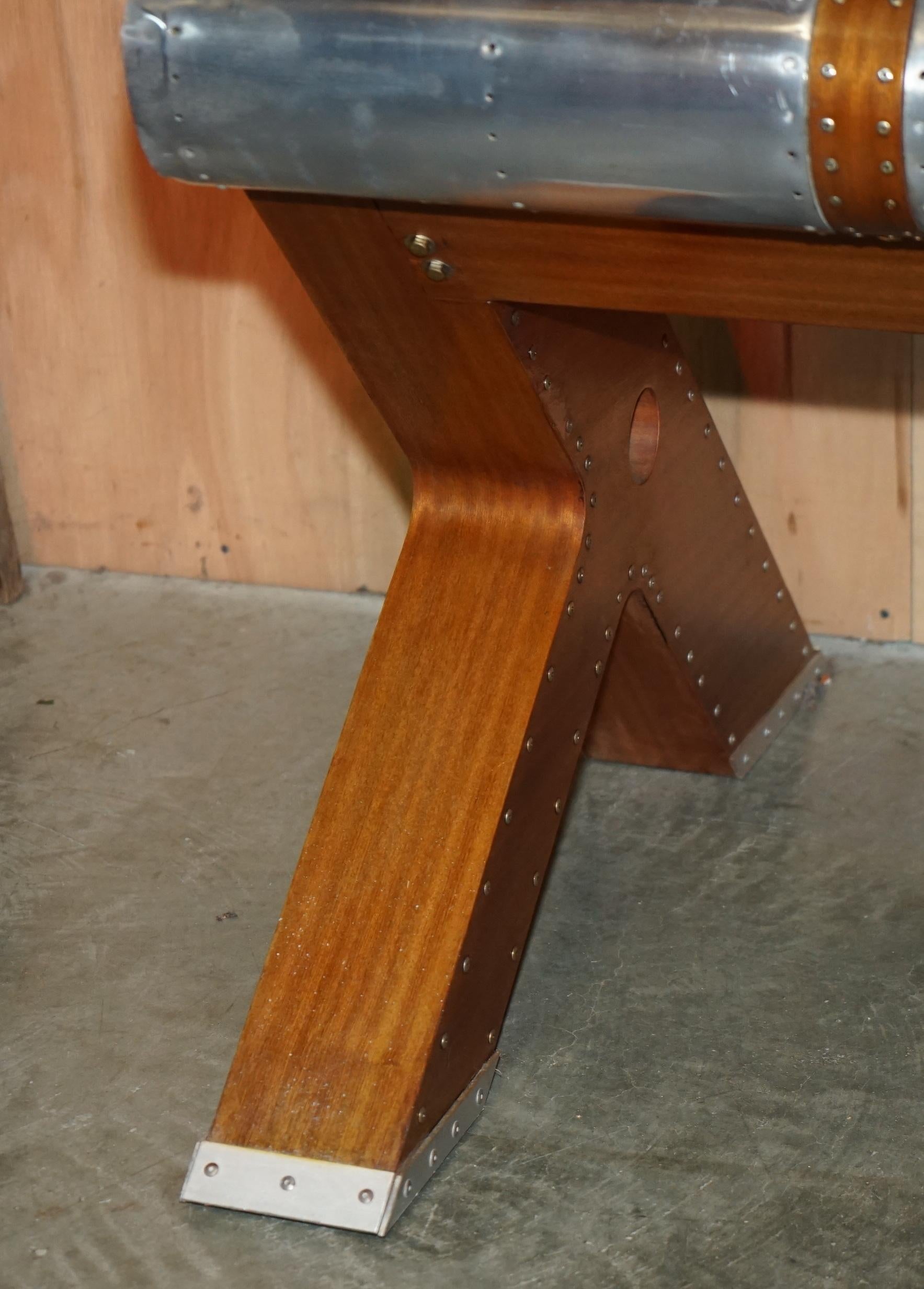 ORIGINAL STAMPED GIANCARLO DE ASTIS T-28 A TROJAN AEROPLANE WiNG AVIATOR DESK In Good Condition For Sale In West Sussex, Pulborough