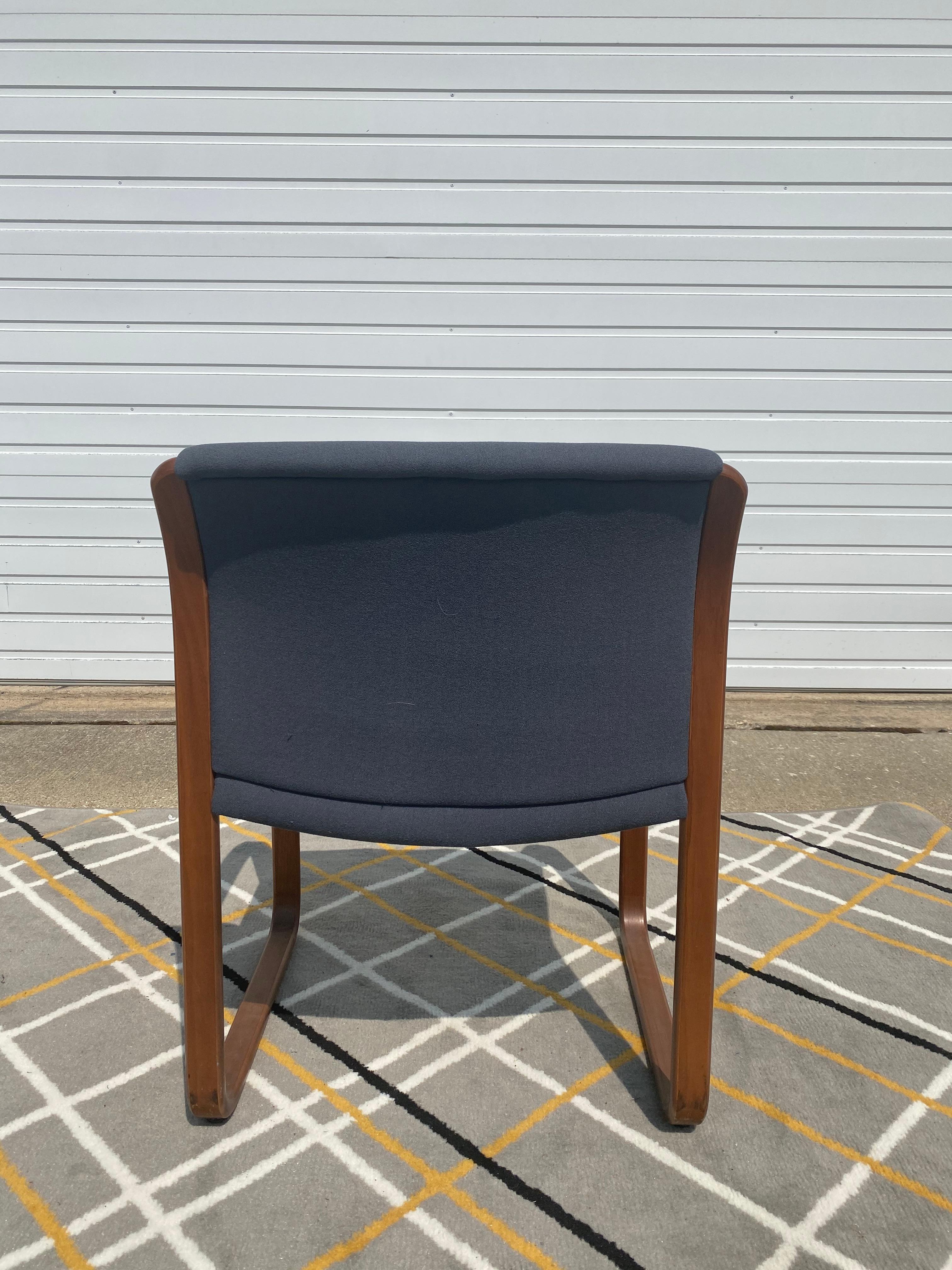 Original Steelcase Office Armchair In Good Condition For Sale In Medina, OH