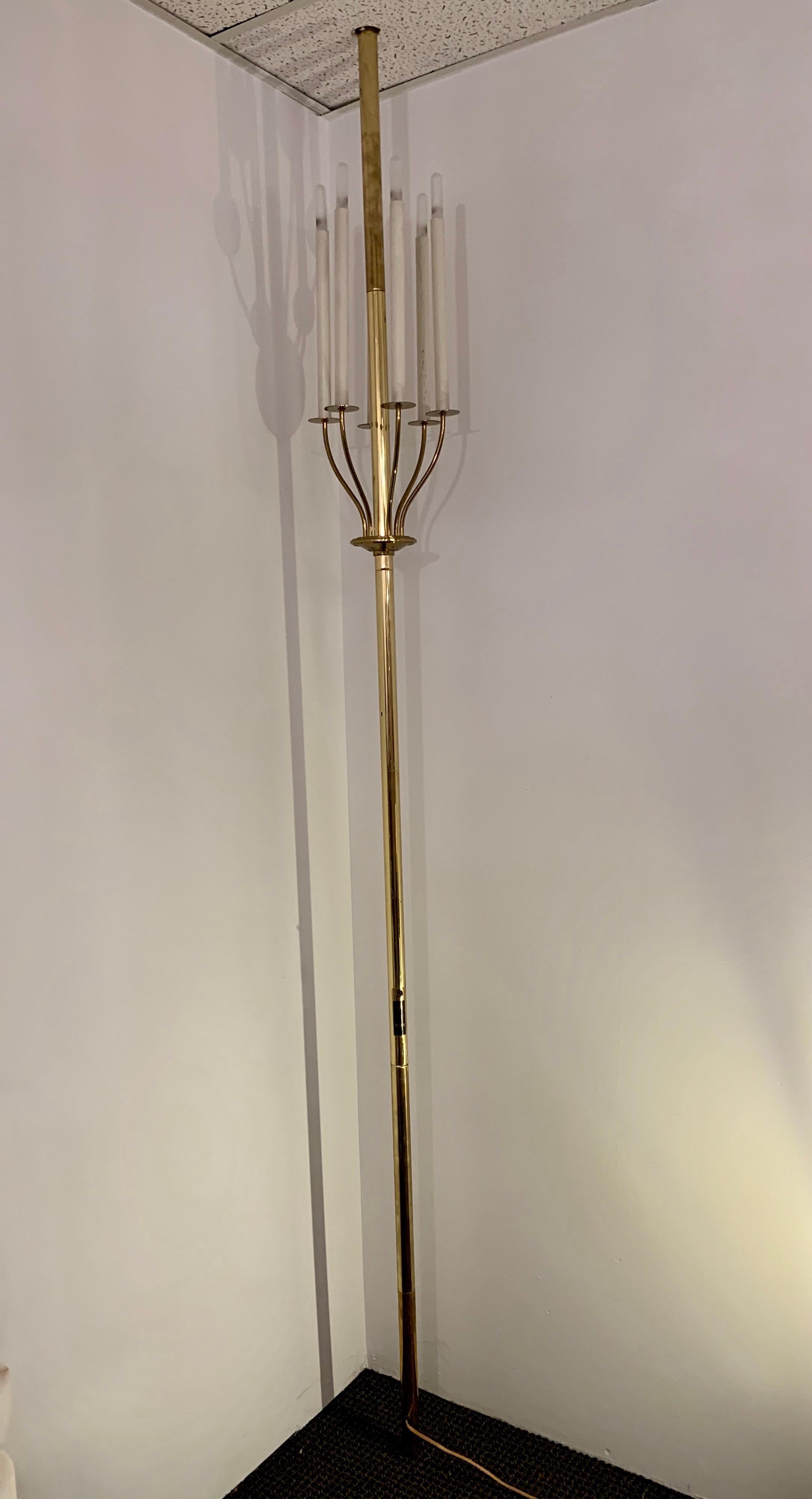 Original Stiffel Tension Rod Brass Floor Light In Good Condition For Sale In East Hampton, NY