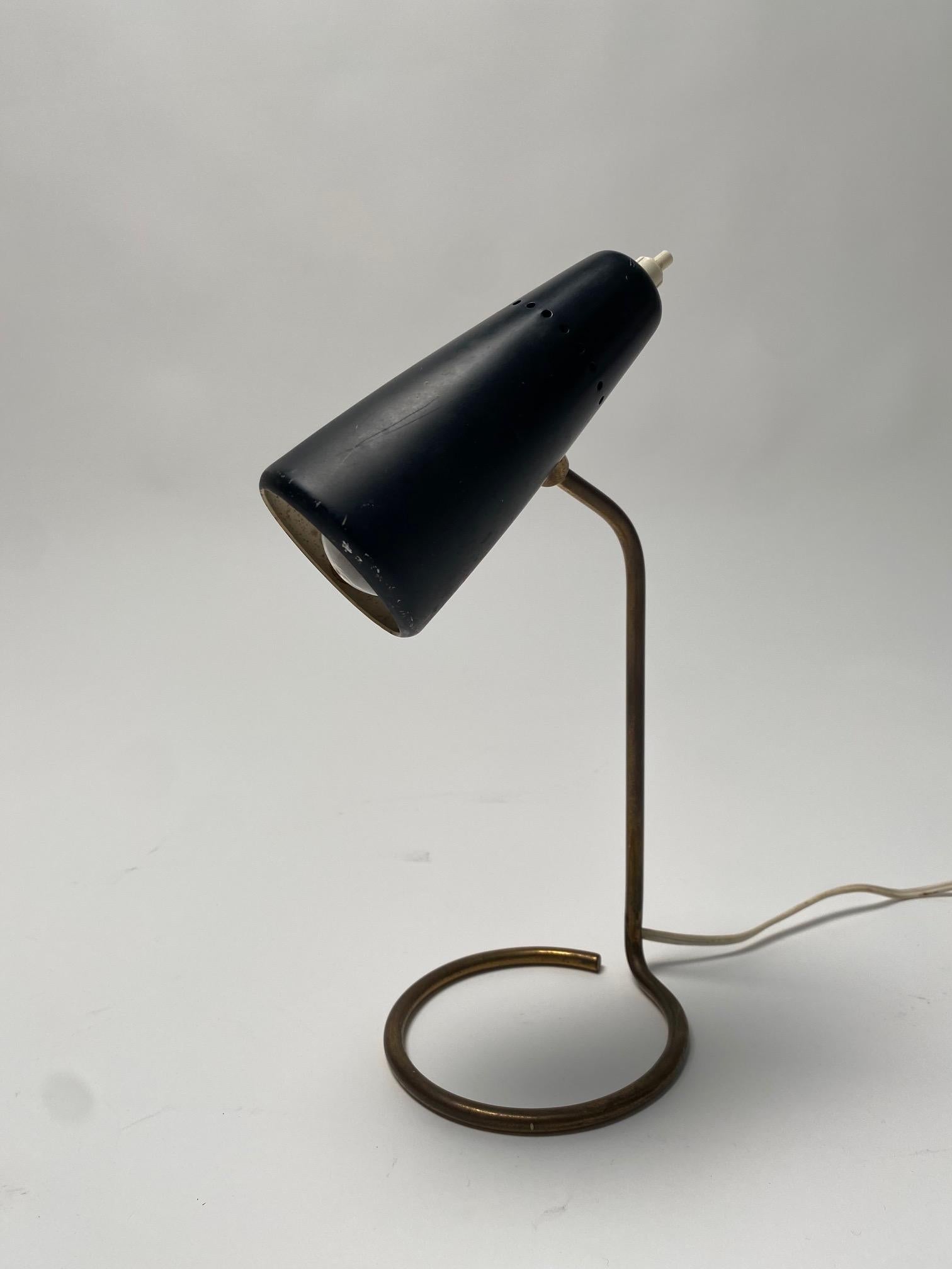 Lampe de table originale Stilnovo, laiton et métal, Italie années 1950 en vente 1