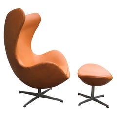 Original Tan Leather Egg Chair and Ottoman by Arne Jacobsen for Fritz Hansen
