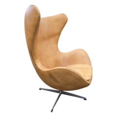 Vintage Original Tan Leather Egg Chair by Arne Jacobsen for Fritz Hansen