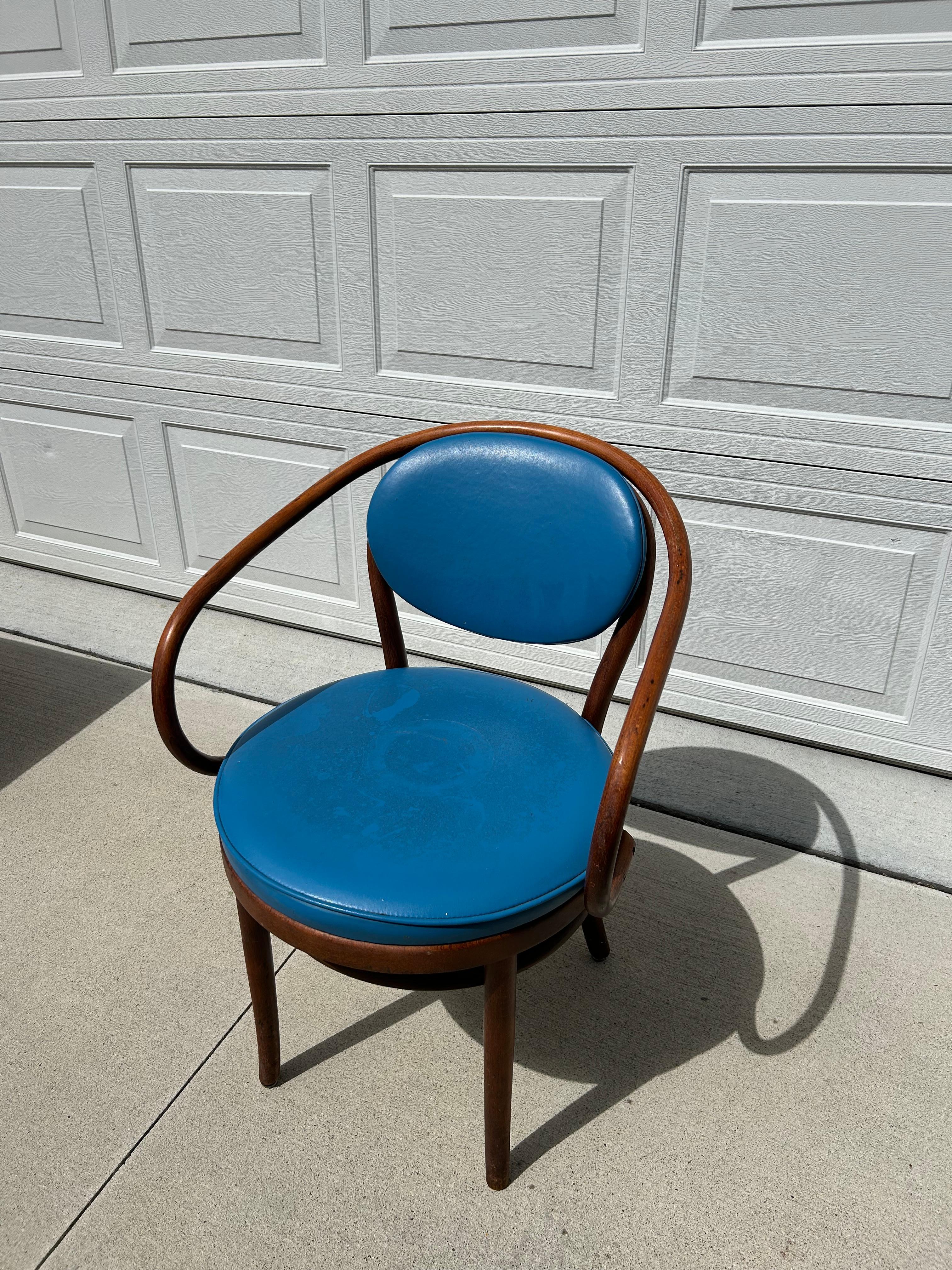 Modern Original Thonet 209 Dining Chair For Sale
