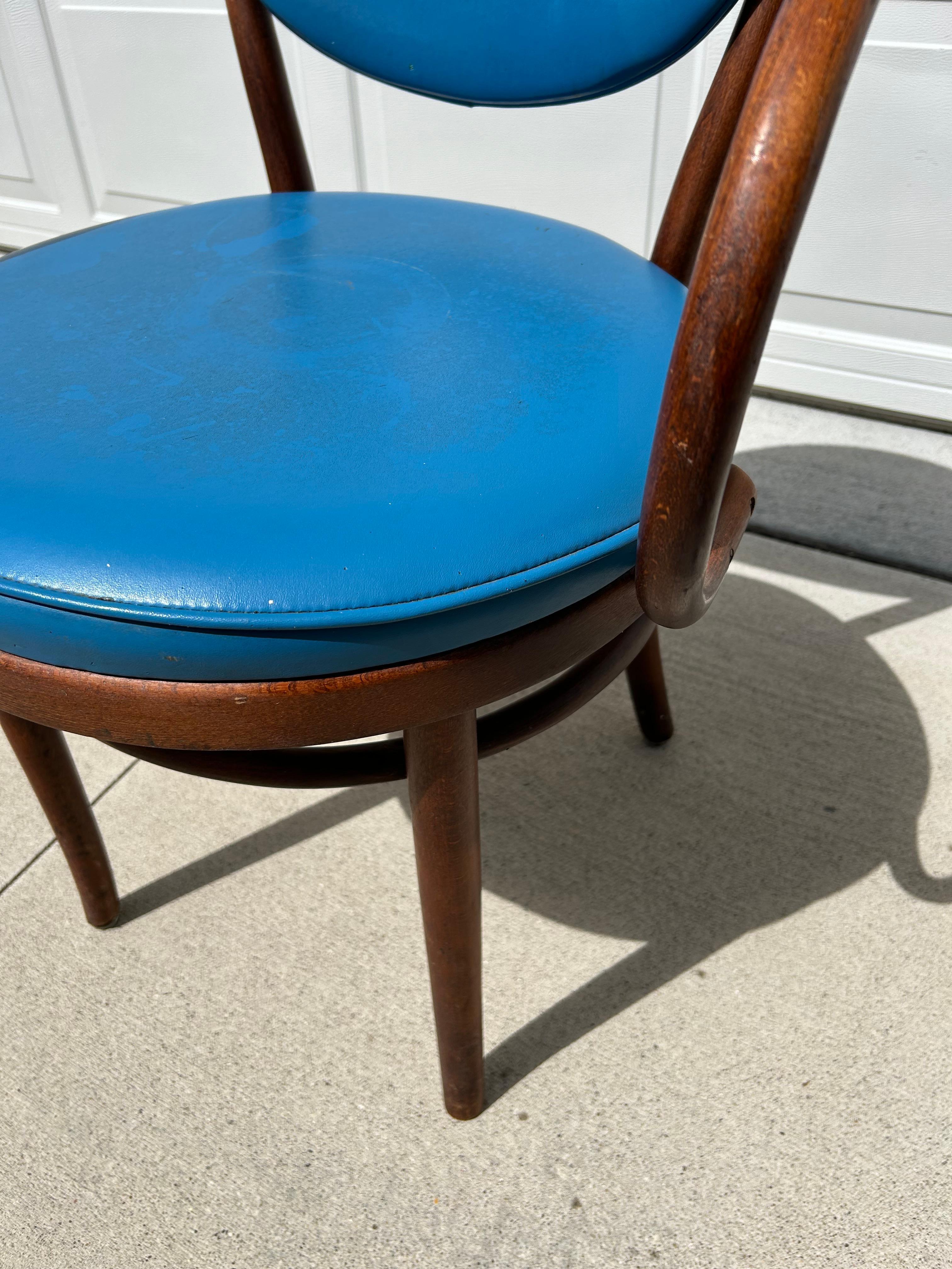 American Original Thonet 209 Dining Chair For Sale