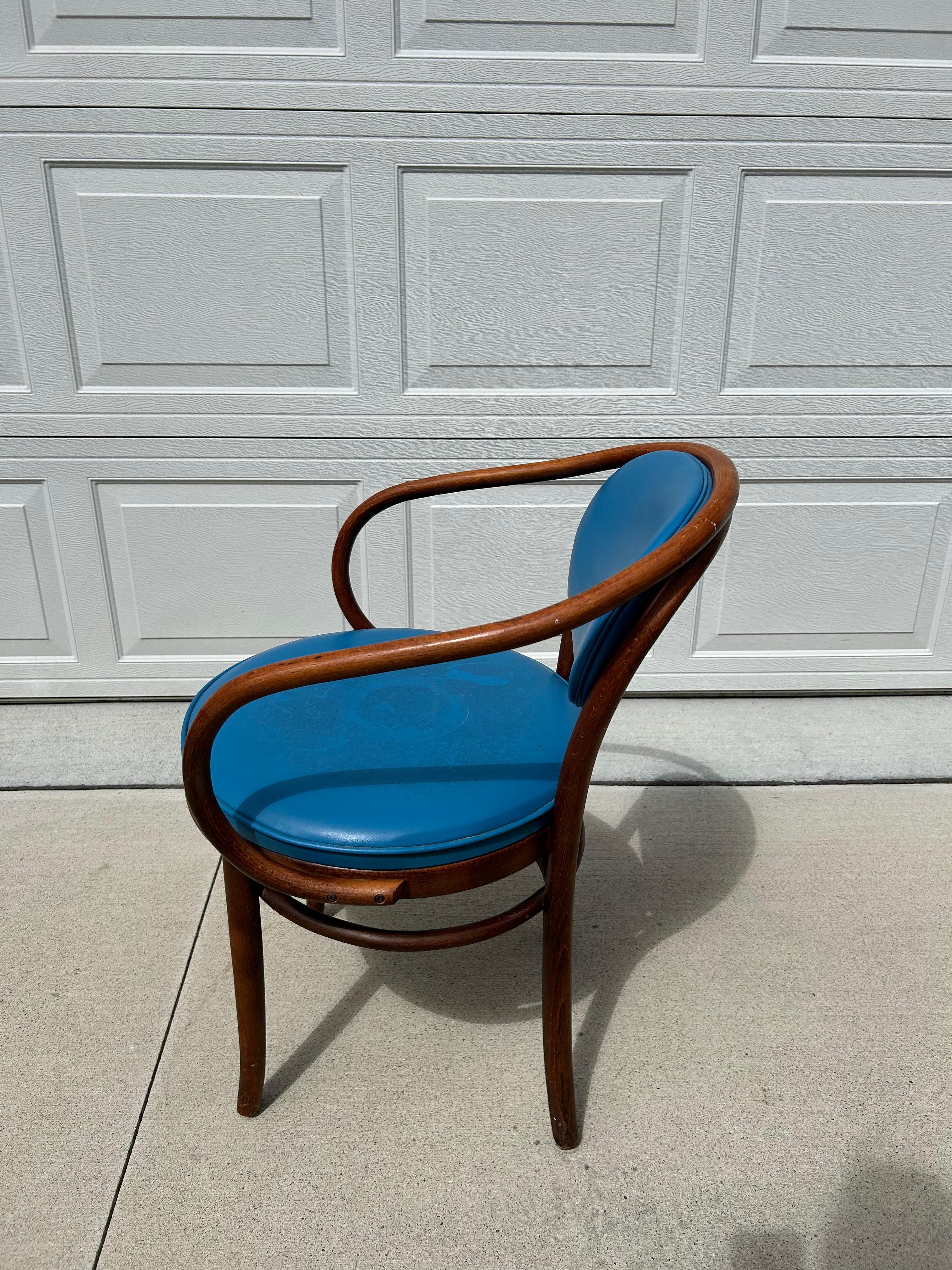 Original Thonet 209 Dining Chair For Sale 2