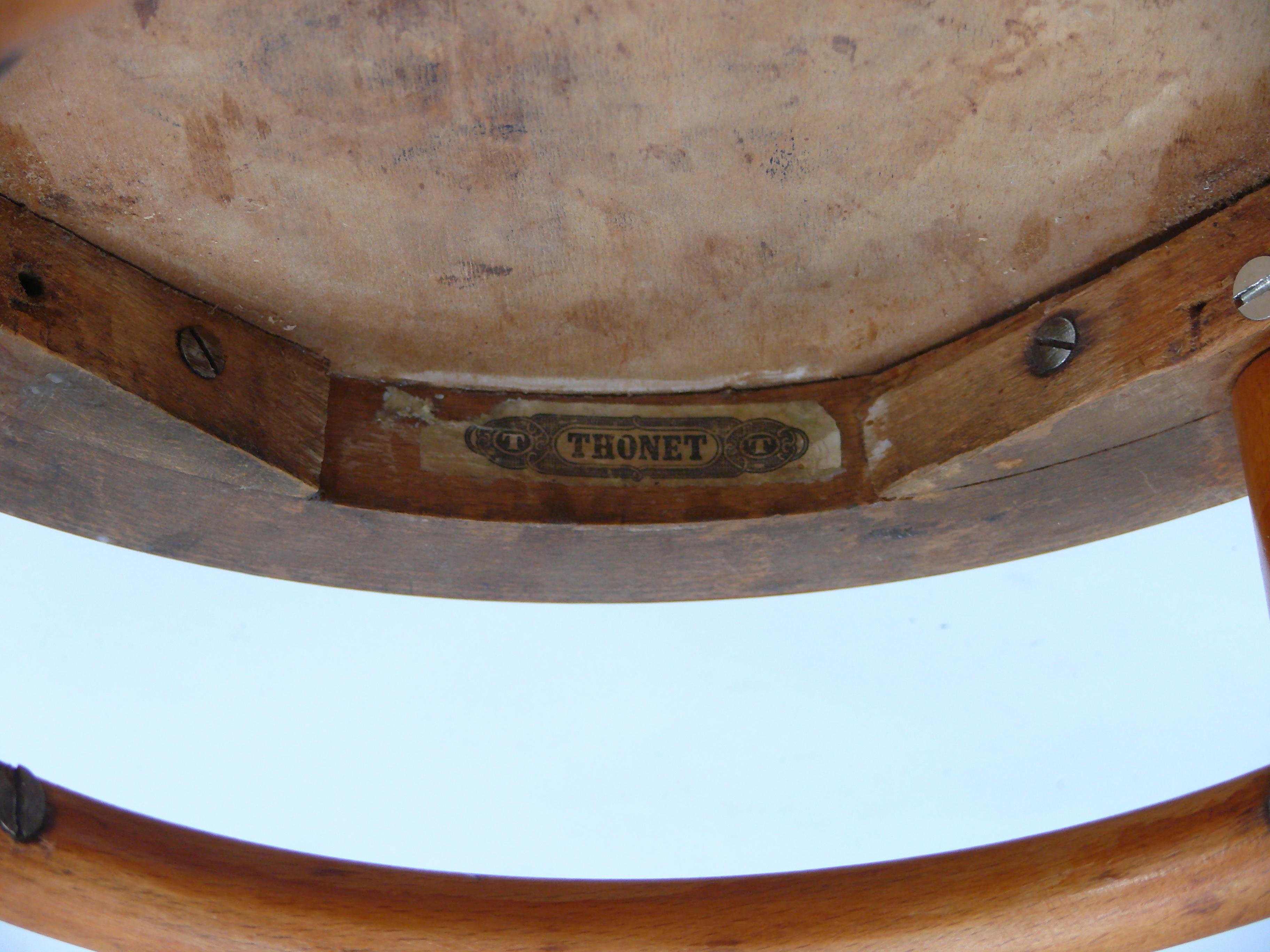 Original THONET Bentwood Stool, Mid 20th Century For Sale 1
