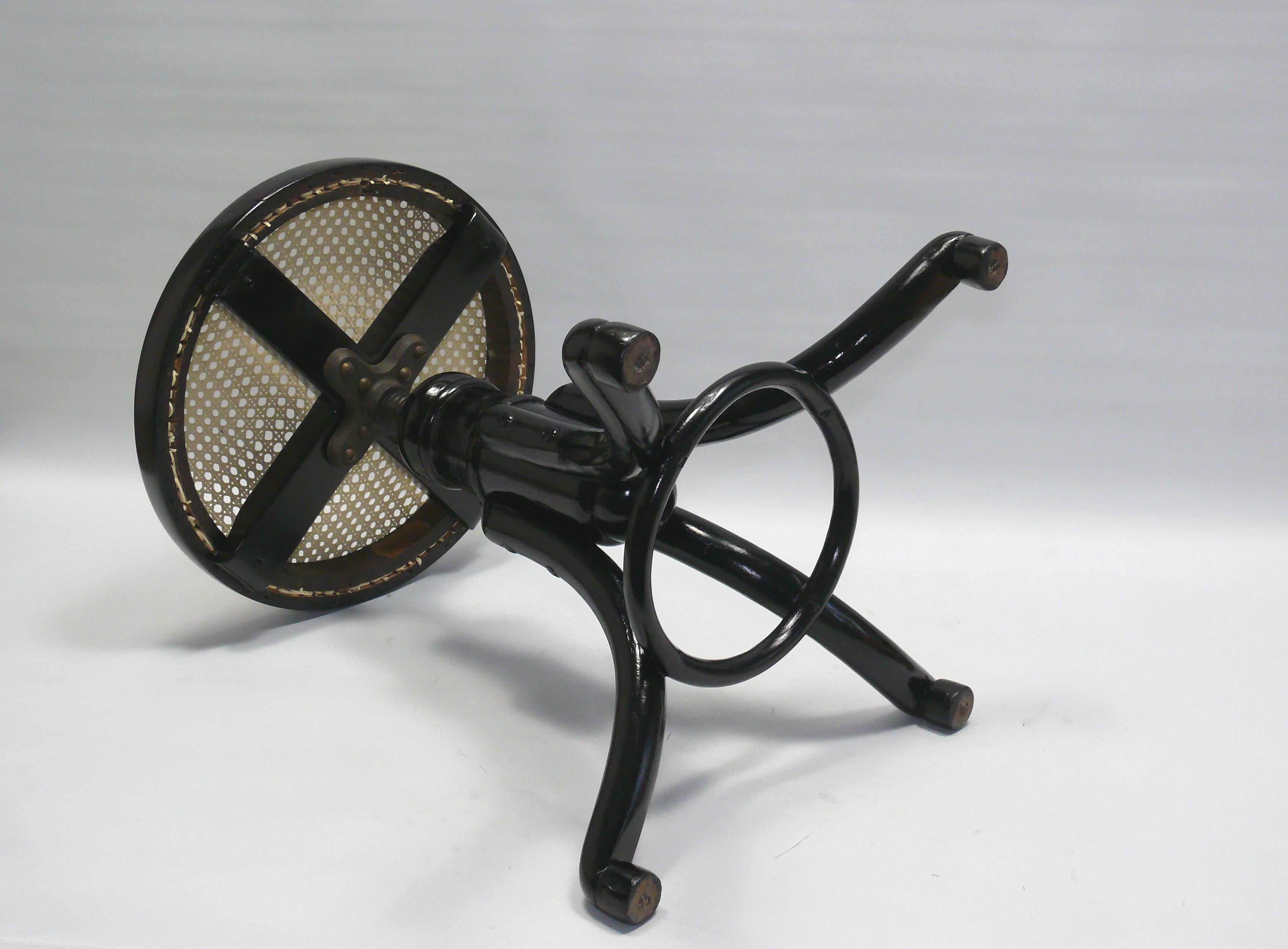 Originaler Klavierhocker aus Thonet, frühes 20. Jahrhundert, restauriert im Angebot 5