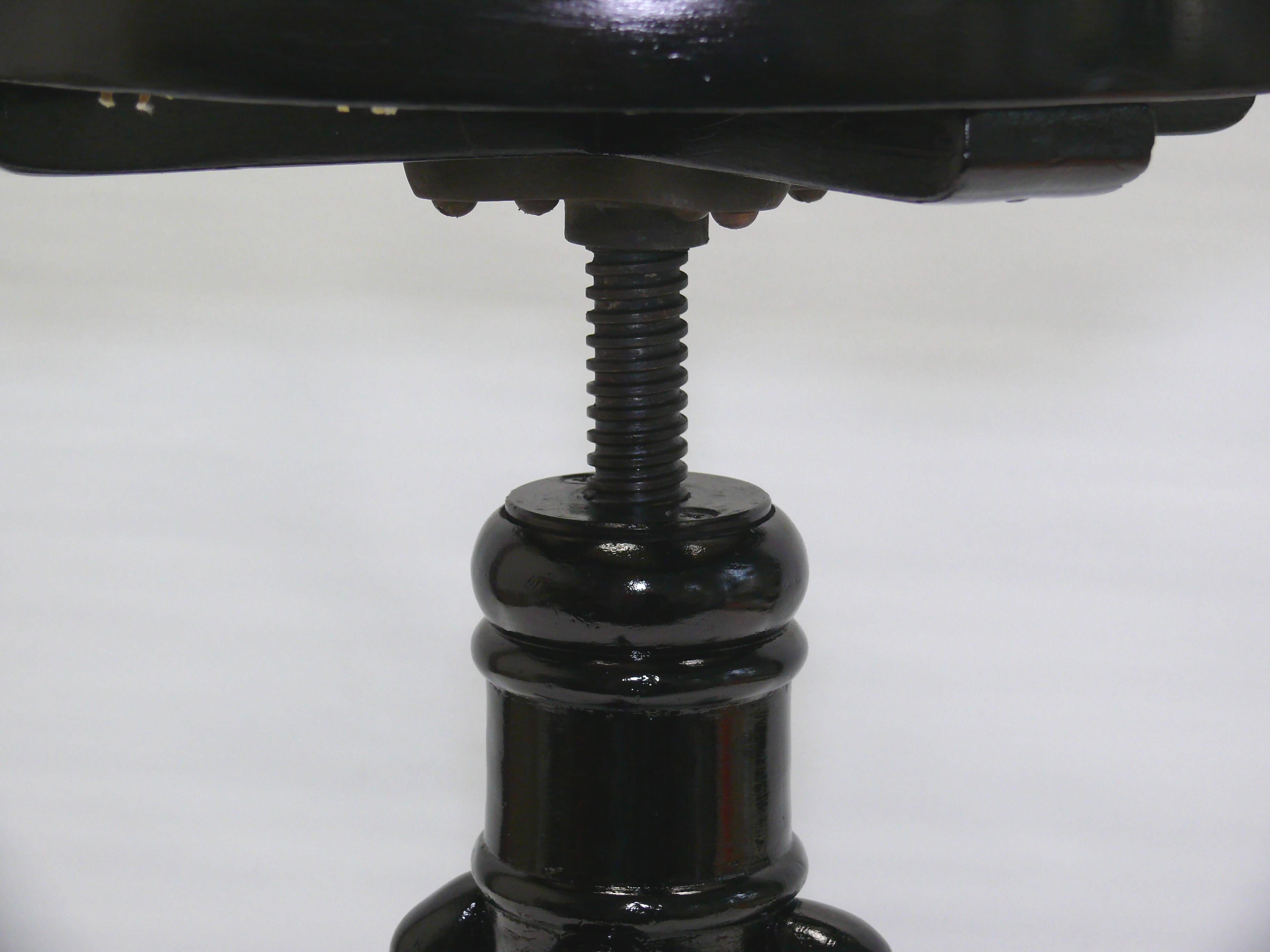 Originaler Klavierhocker aus Thonet, frühes 20. Jahrhundert, restauriert (Spätes 19. Jahrhundert) im Angebot