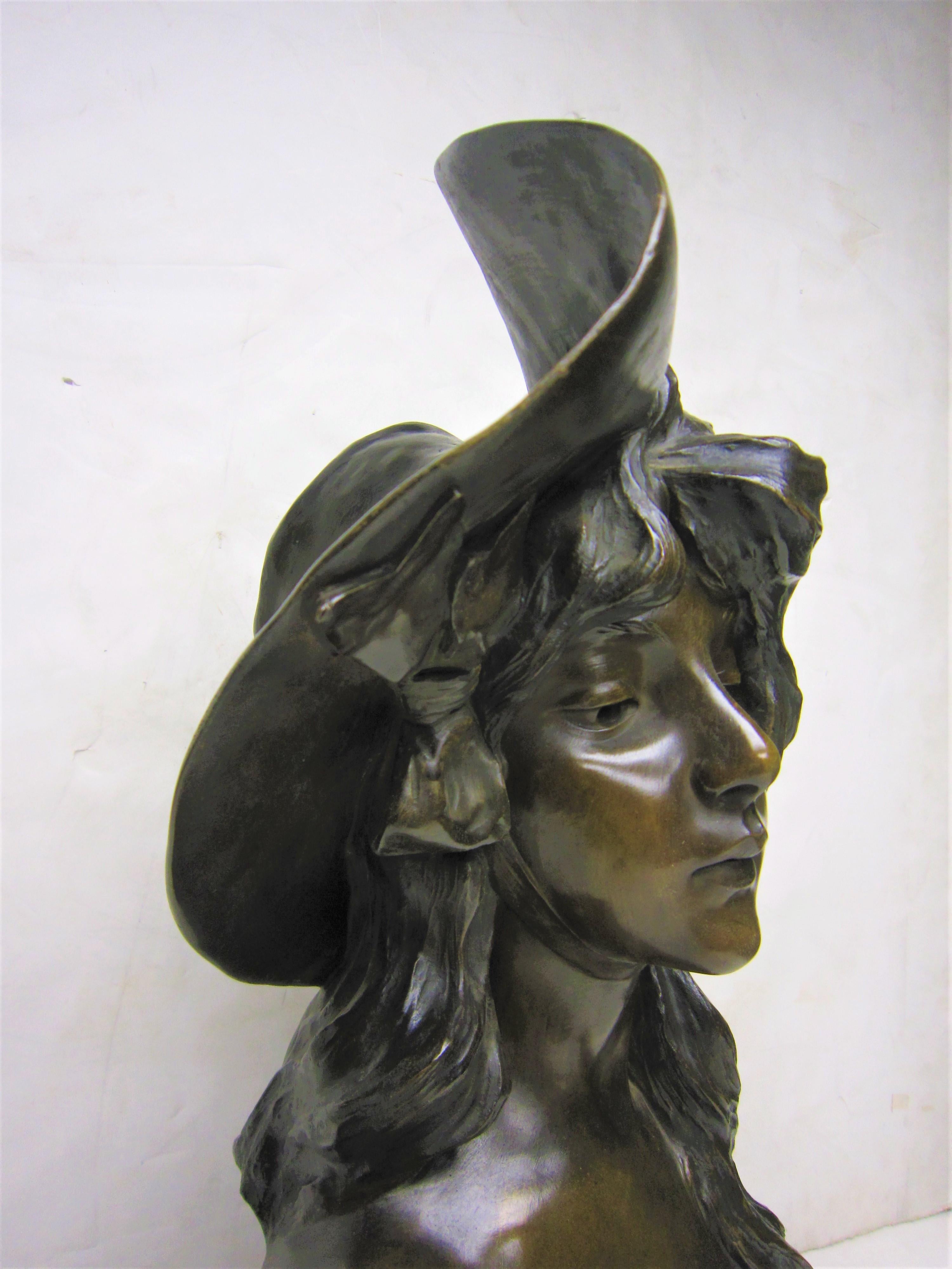 Buste original en bronze de Tiffany représentant une femme signé E. Villanis en vente 2