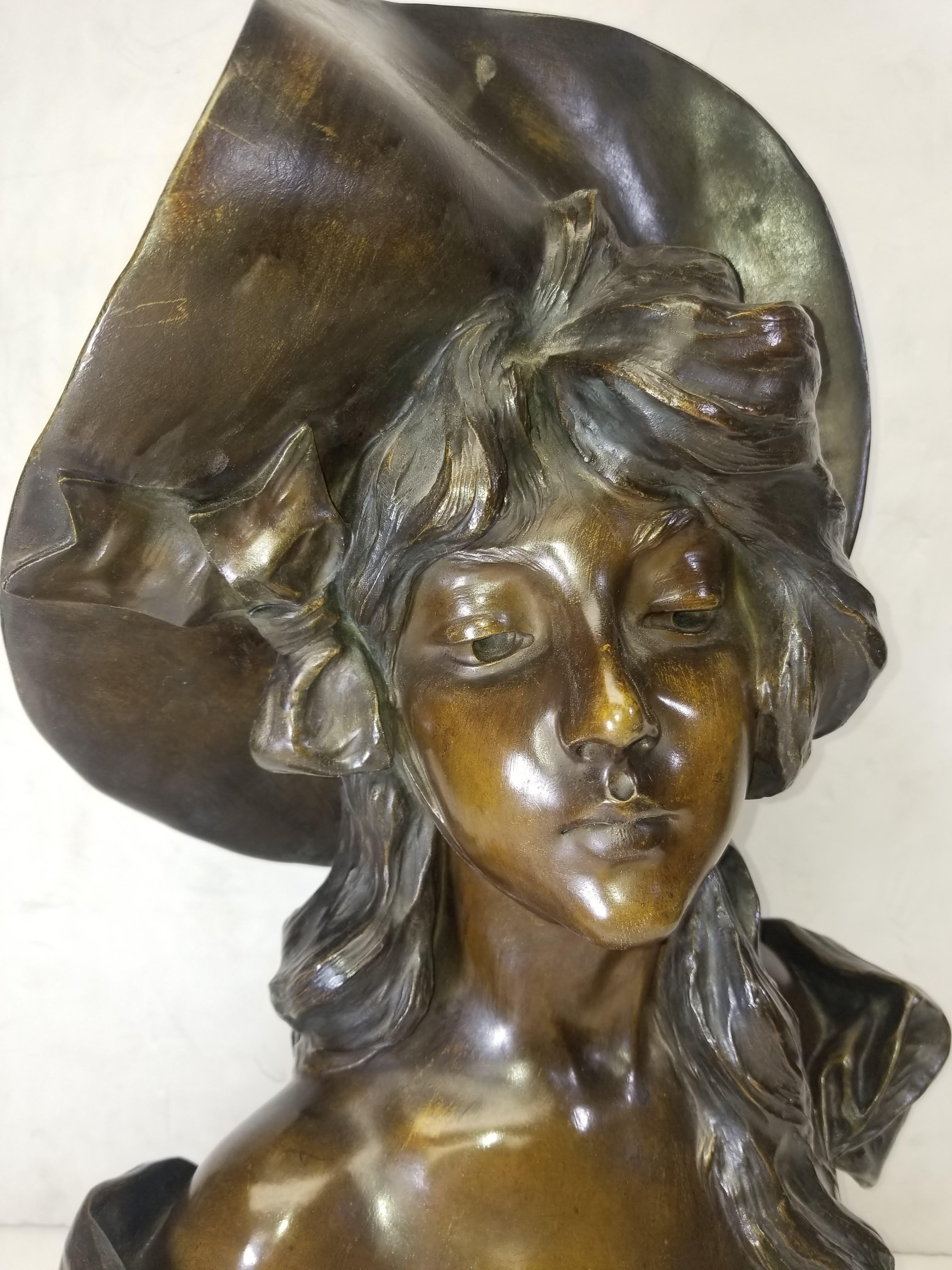 Français Buste original en bronze de Tiffany représentant une femme signé E. Villanis en vente